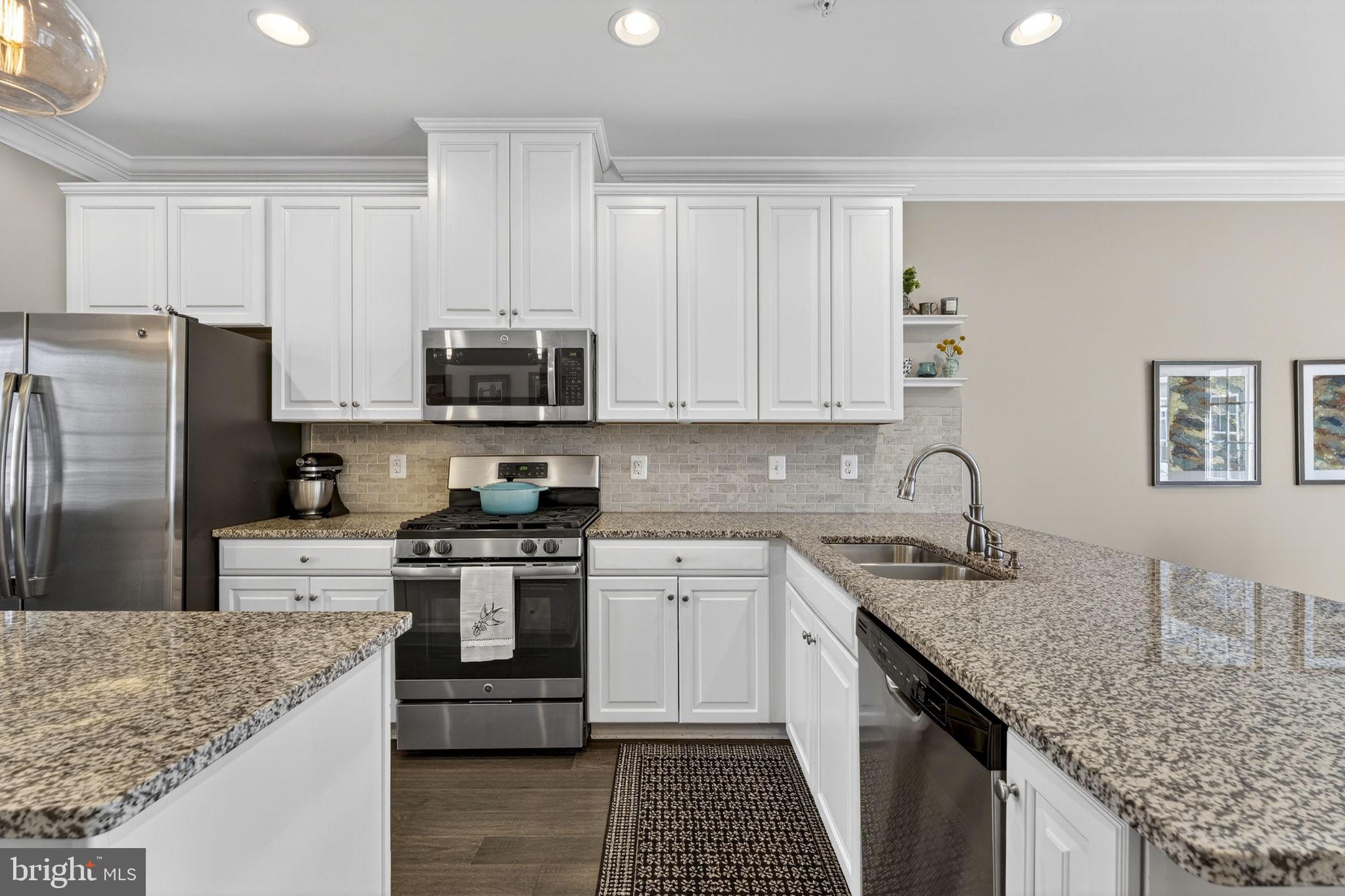 CRESCENT PLACE - Residential