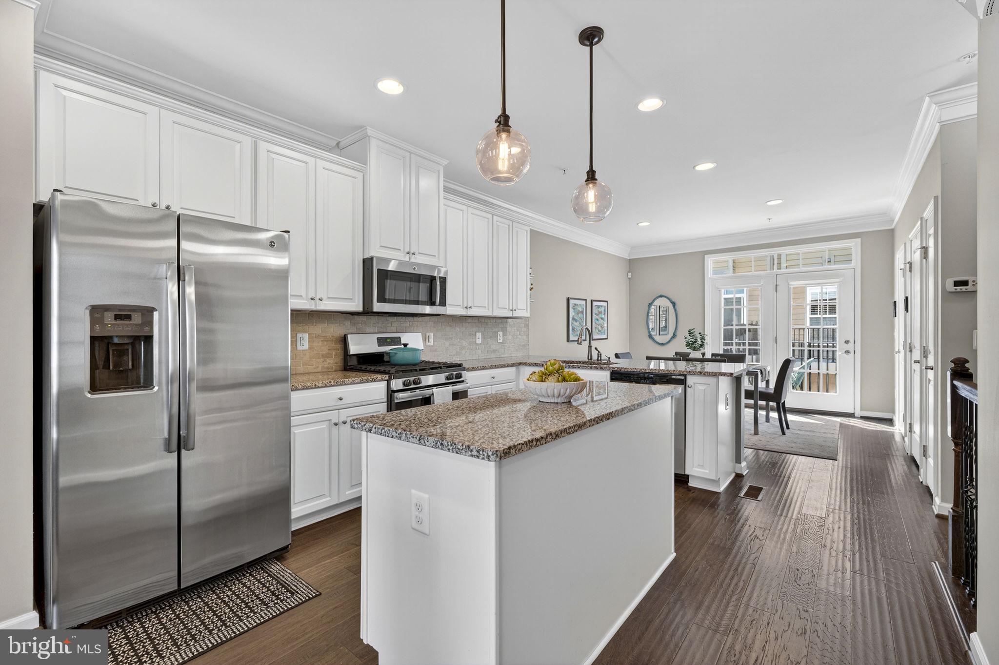 CRESCENT PLACE - Residential