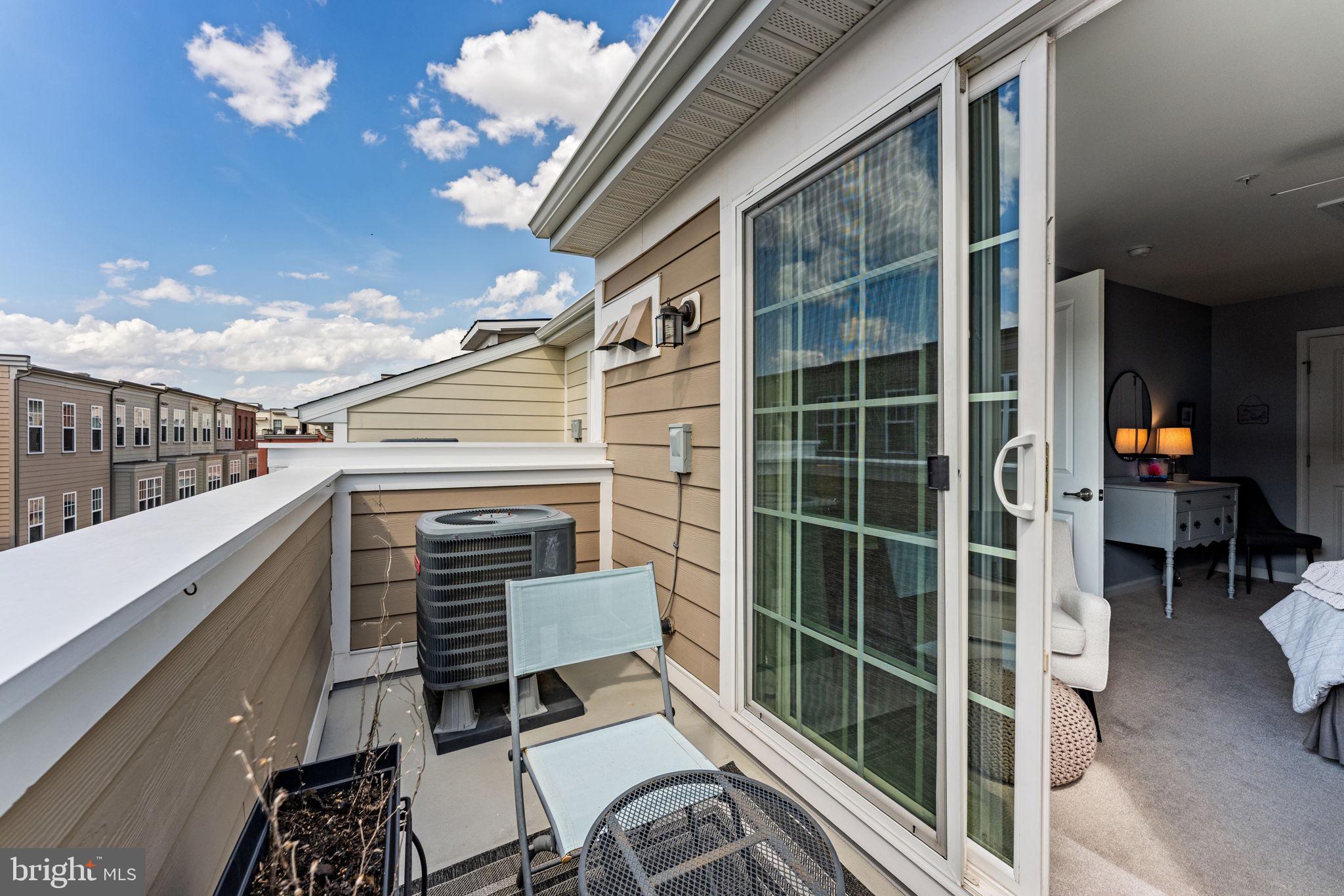 CRESCENT PLACE - Residential