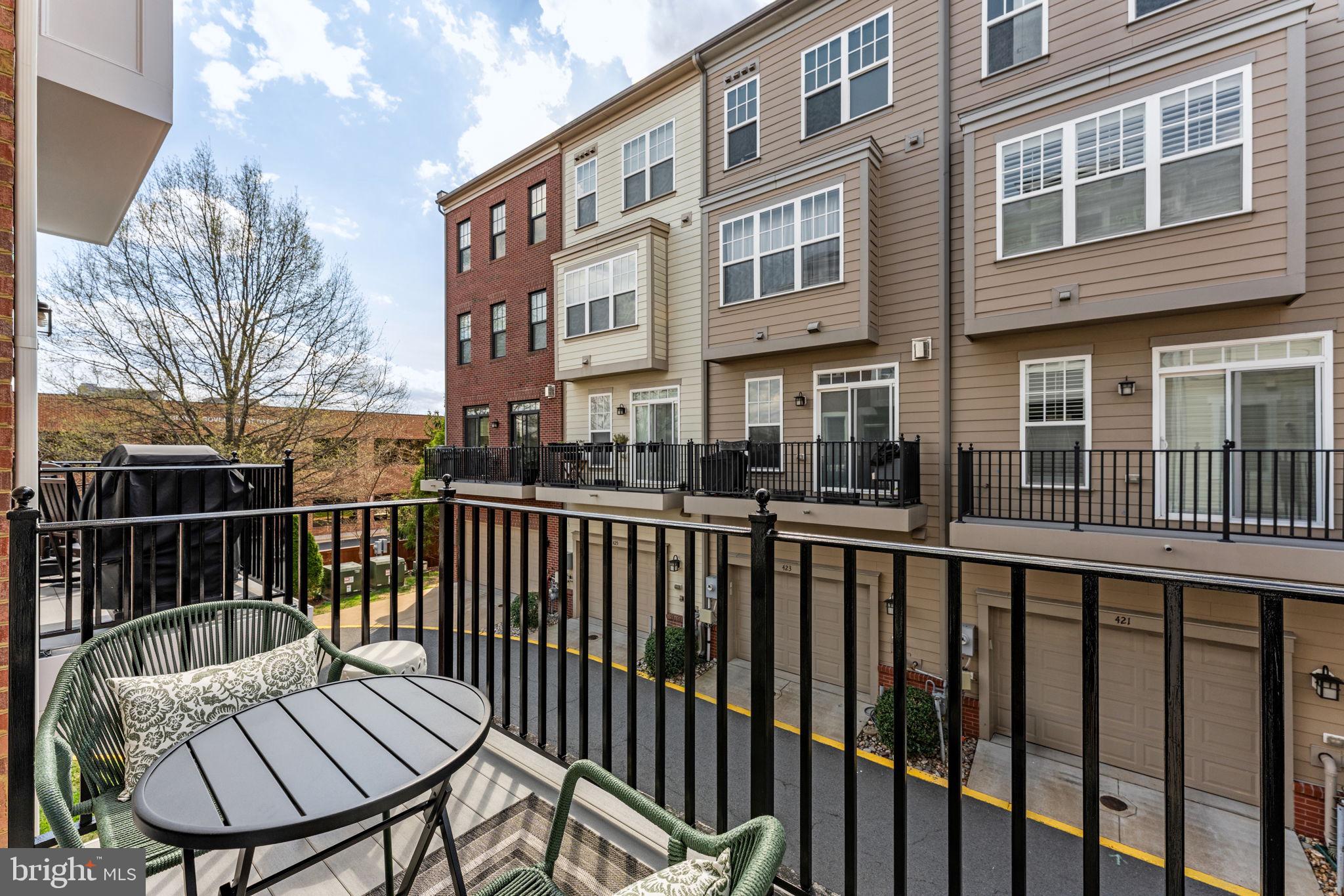 CRESCENT PLACE - Residential