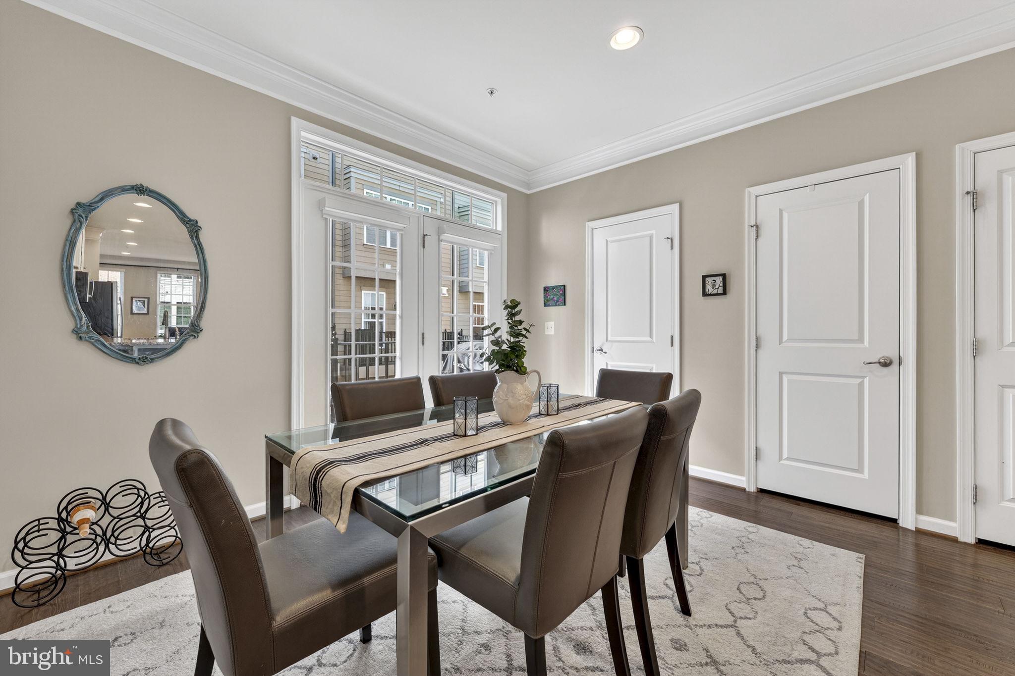 CRESCENT PLACE - Residential