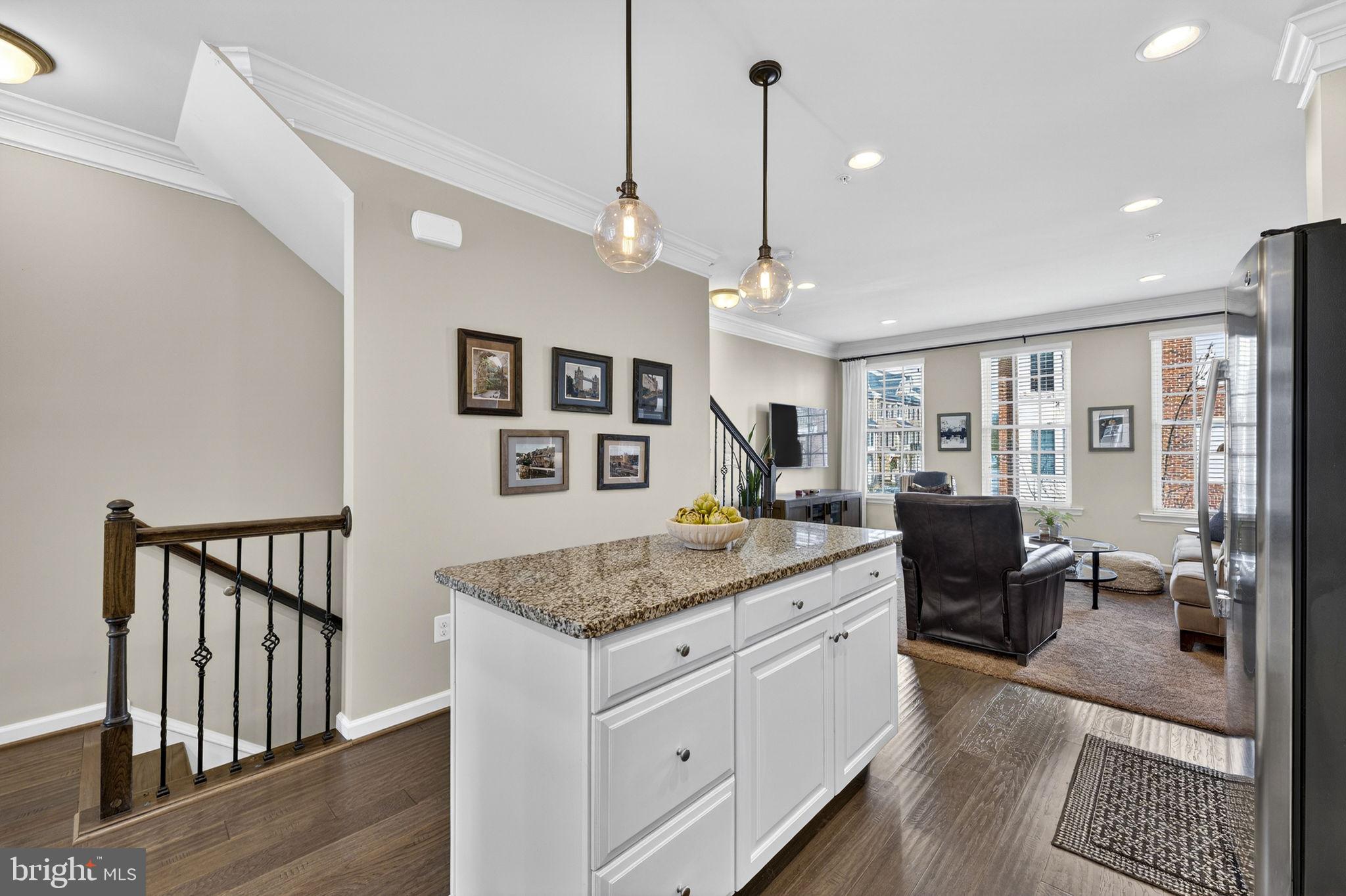 CRESCENT PLACE - Residential