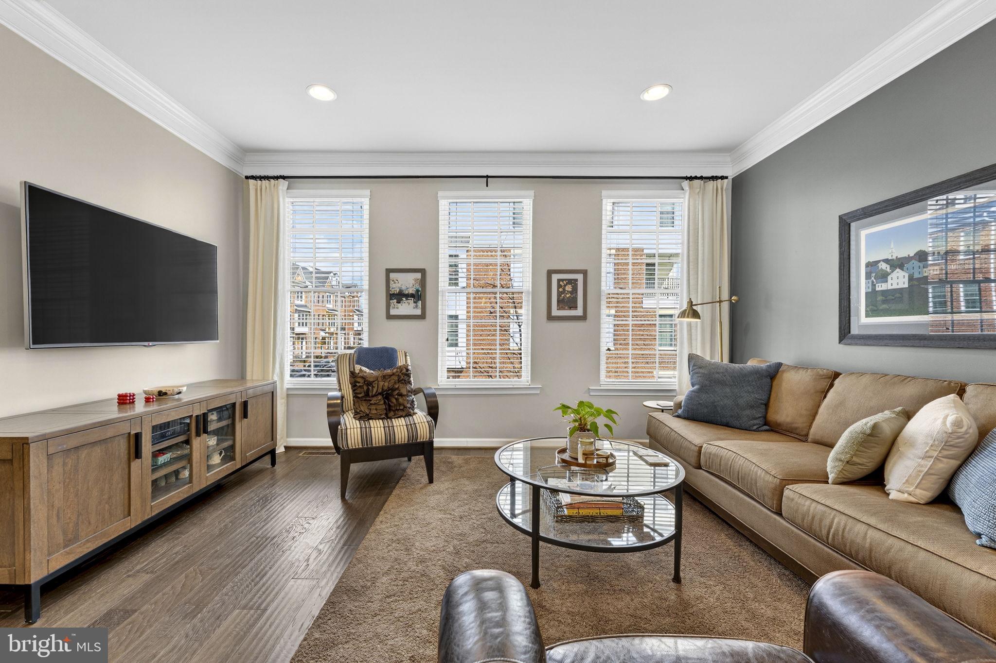 CRESCENT PLACE - Residential