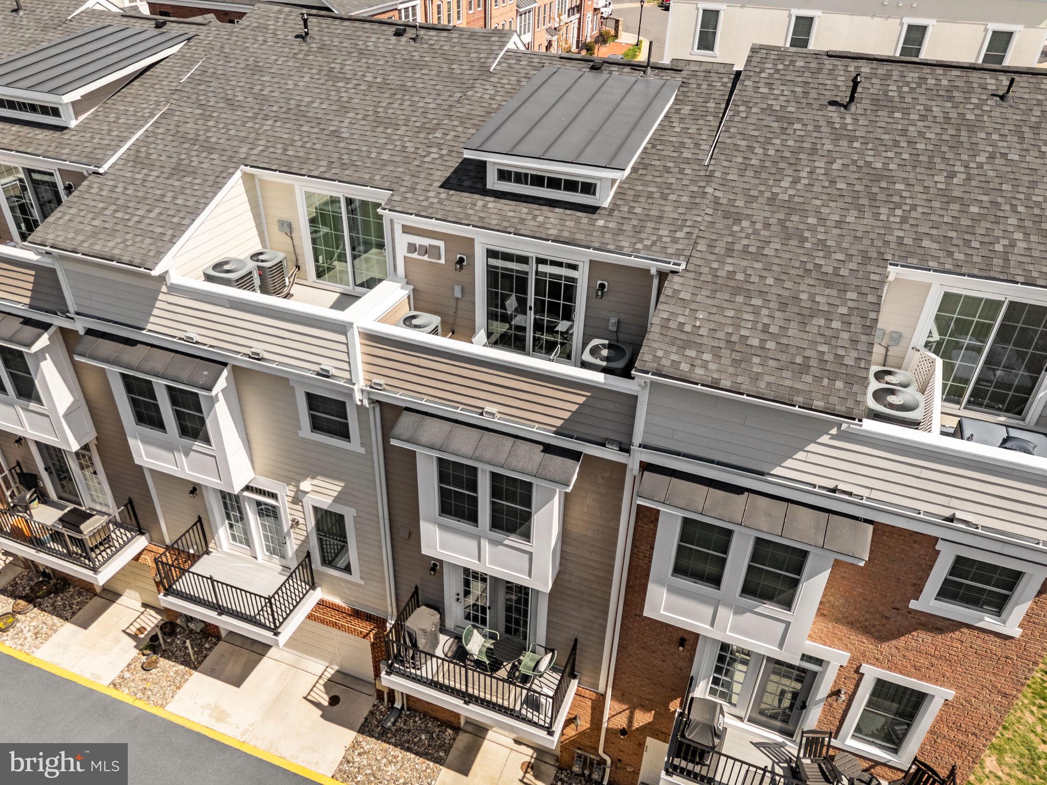 CRESCENT PLACE - Residential