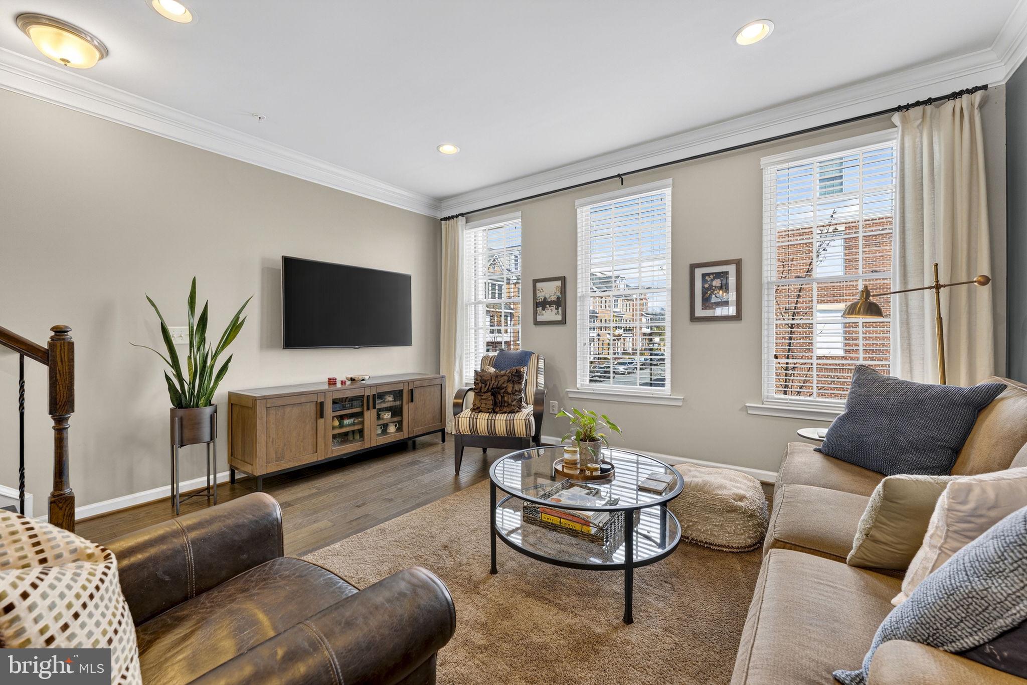 CRESCENT PLACE - Residential