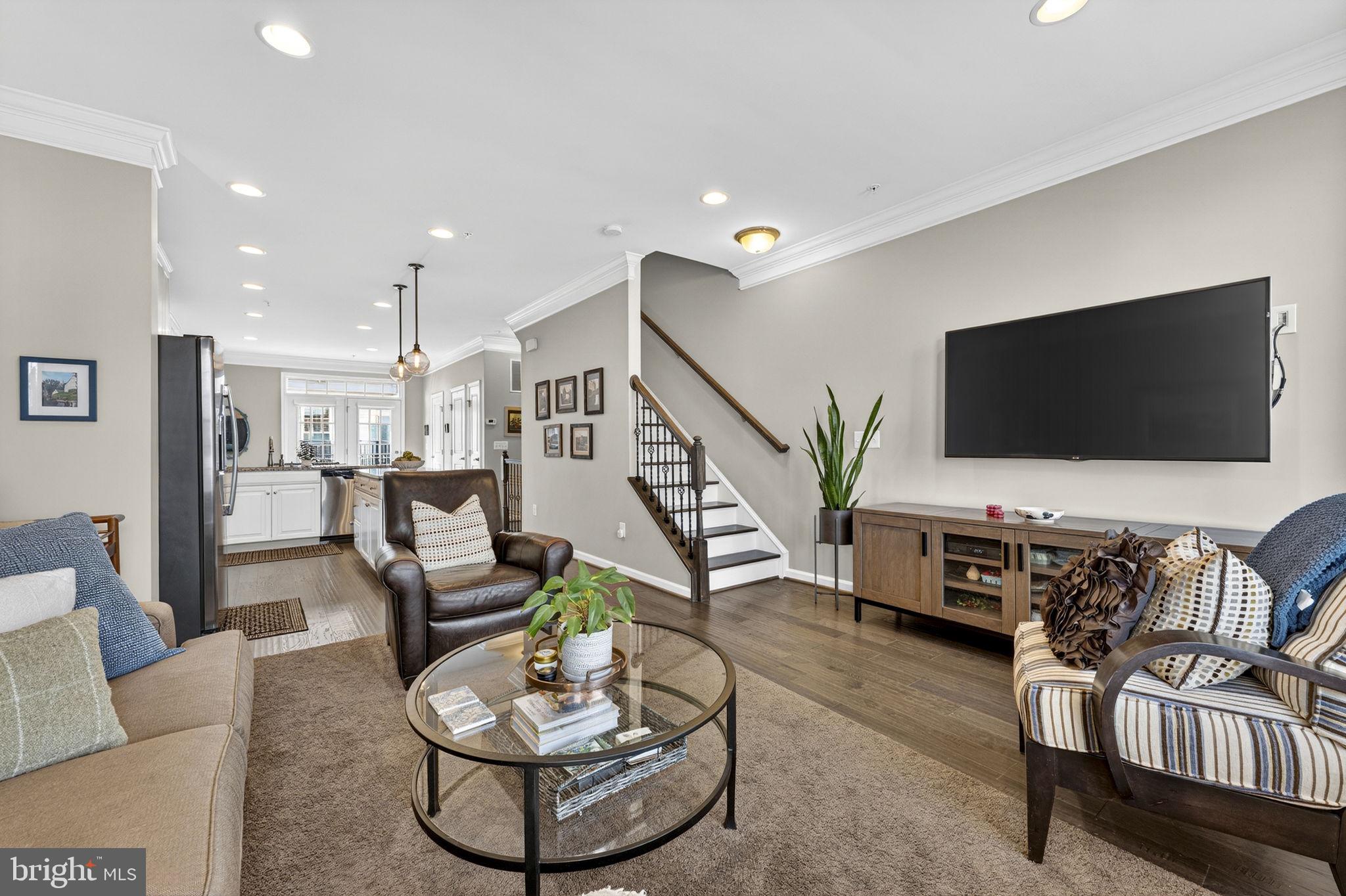 CRESCENT PLACE - Residential