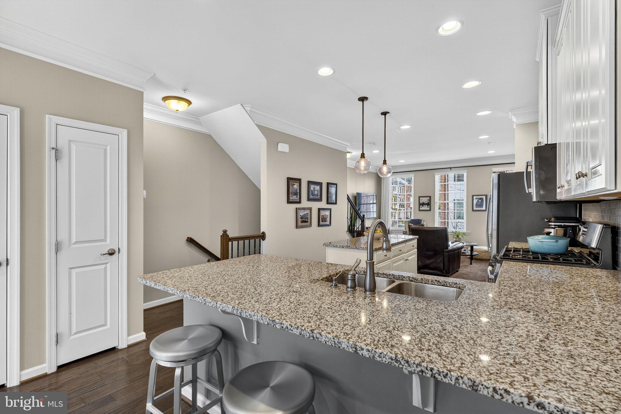 CRESCENT PLACE - Residential