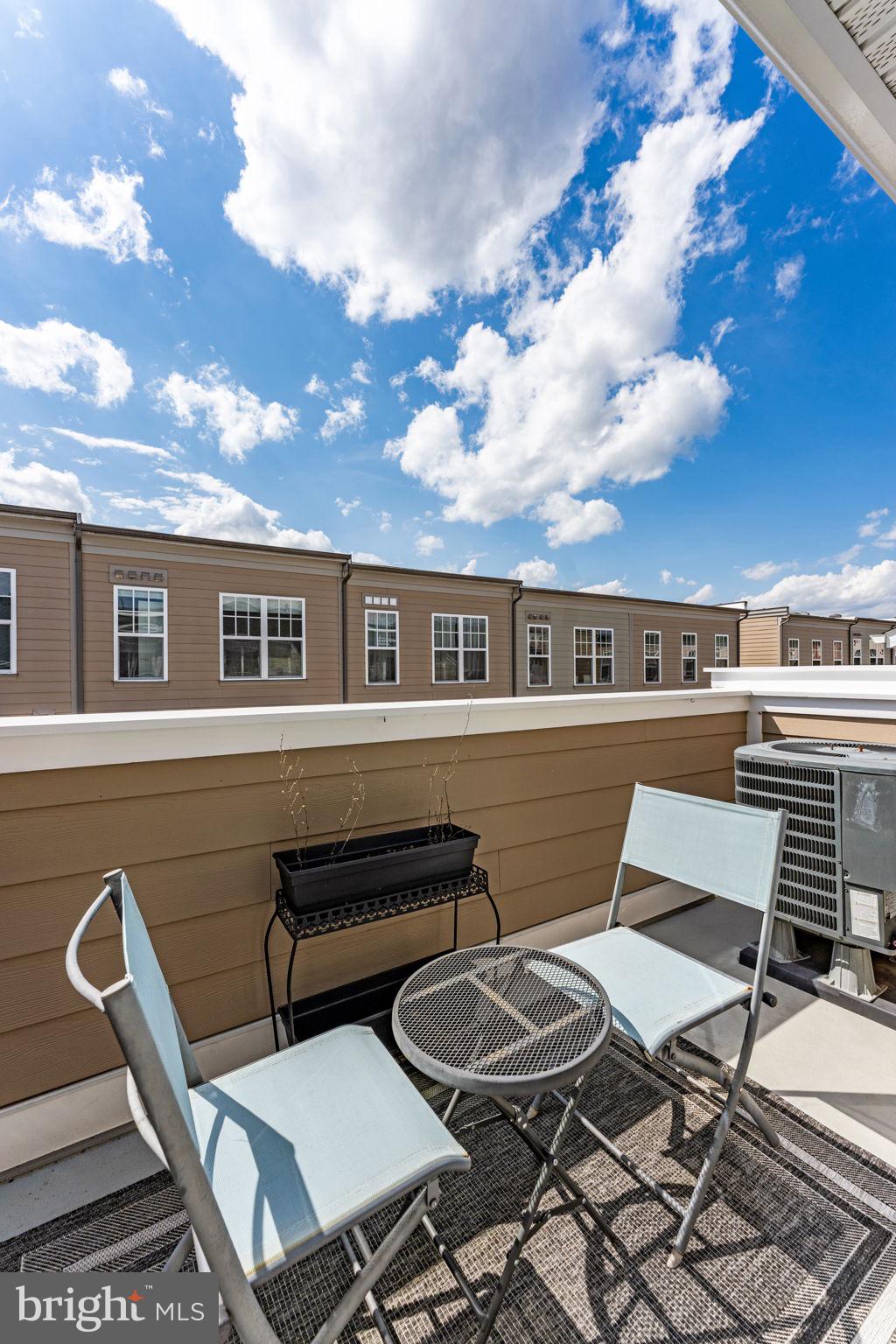 CRESCENT PLACE - Residential