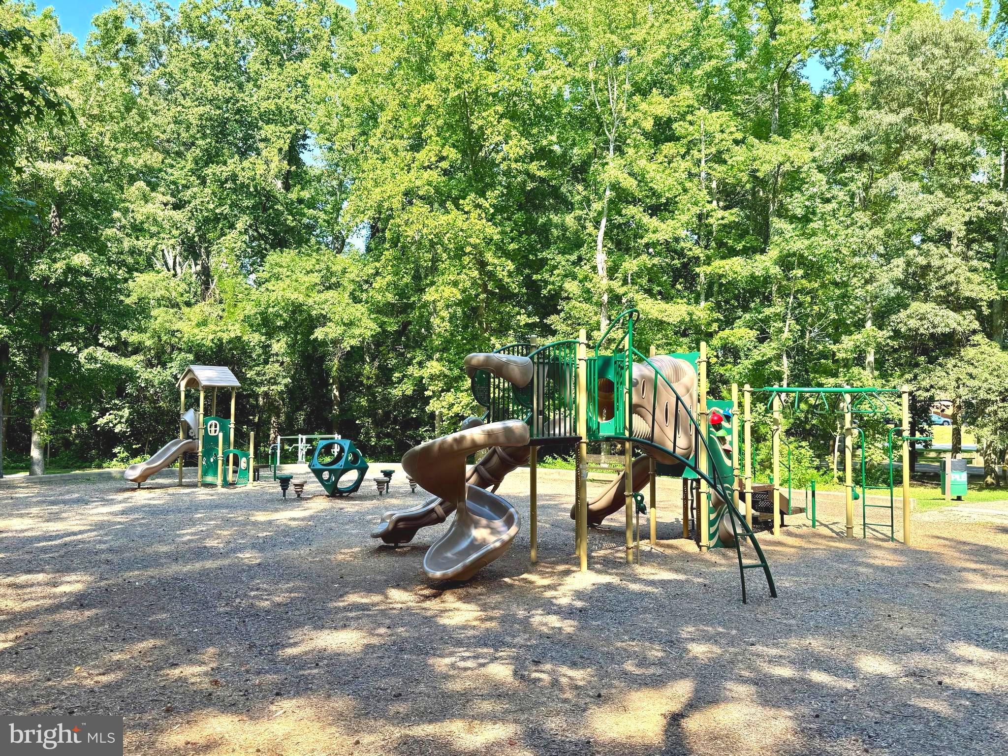 CRESSTON PARK - Residential