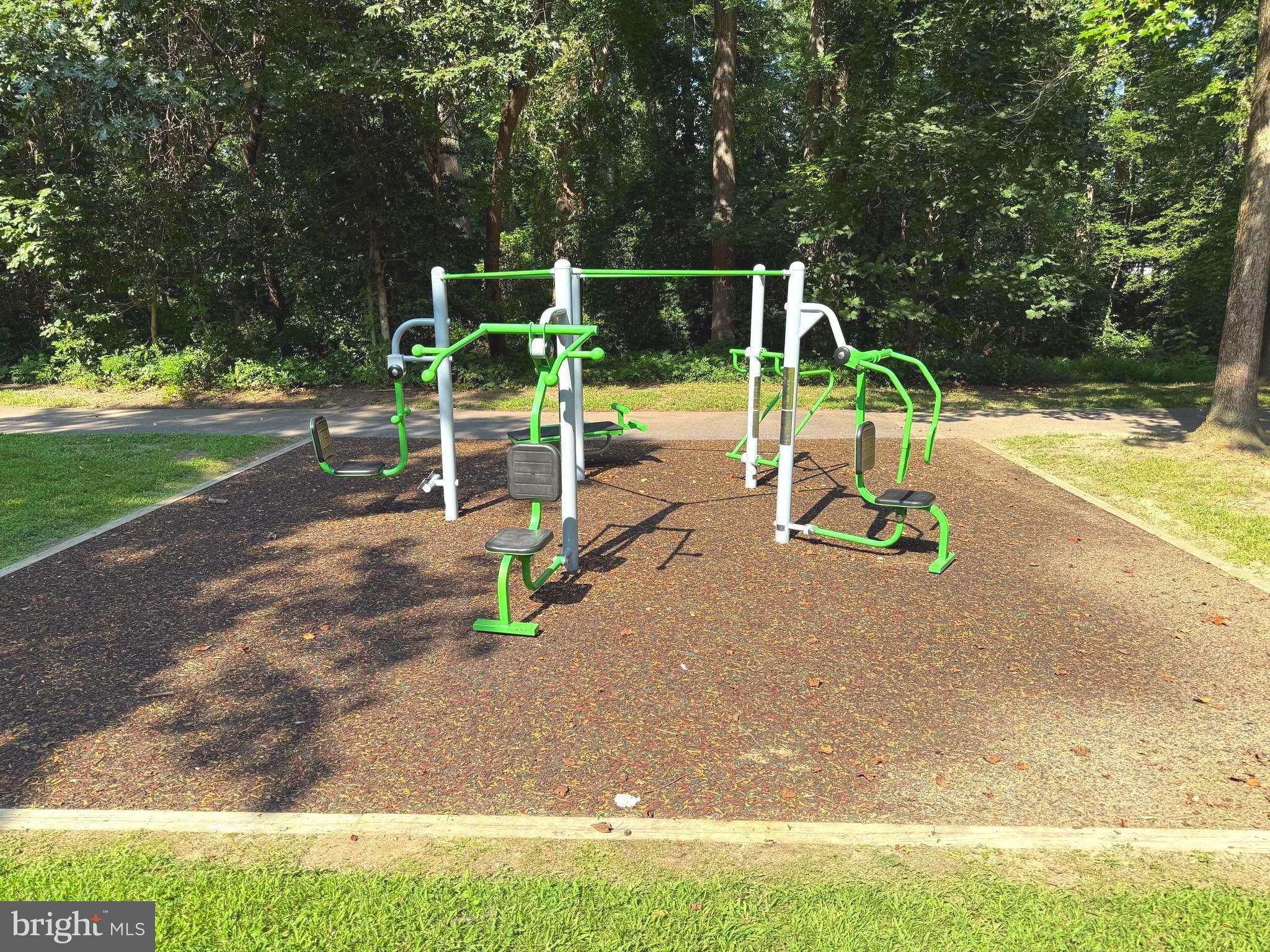 CRESSTON PARK - Residential