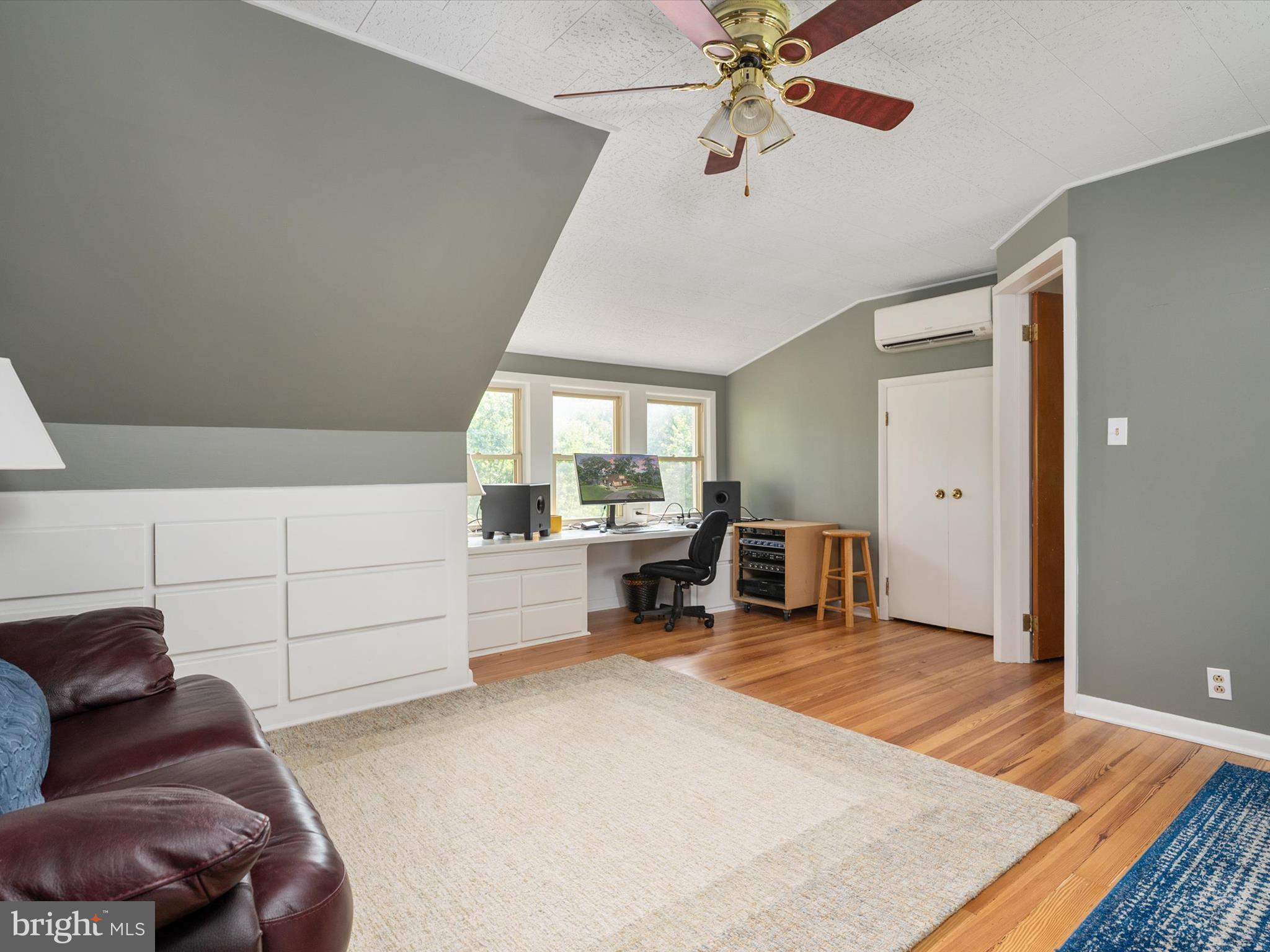 CRESSTON PARK - Residential