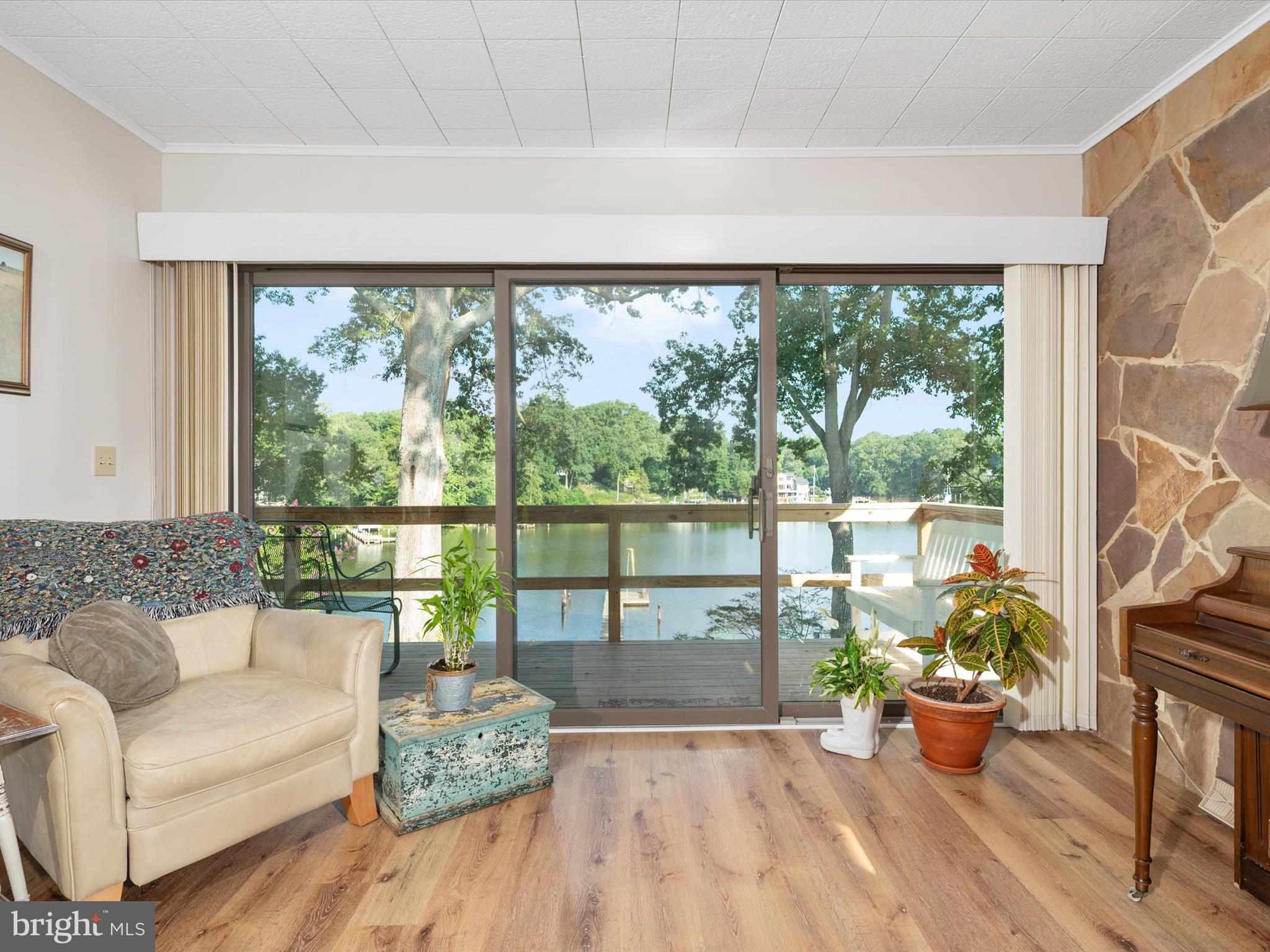 CRESSTON PARK - Residential