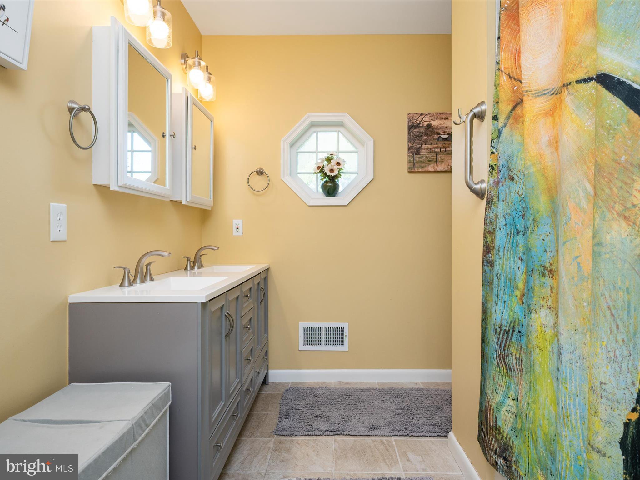 CRESSTON PARK - Residential