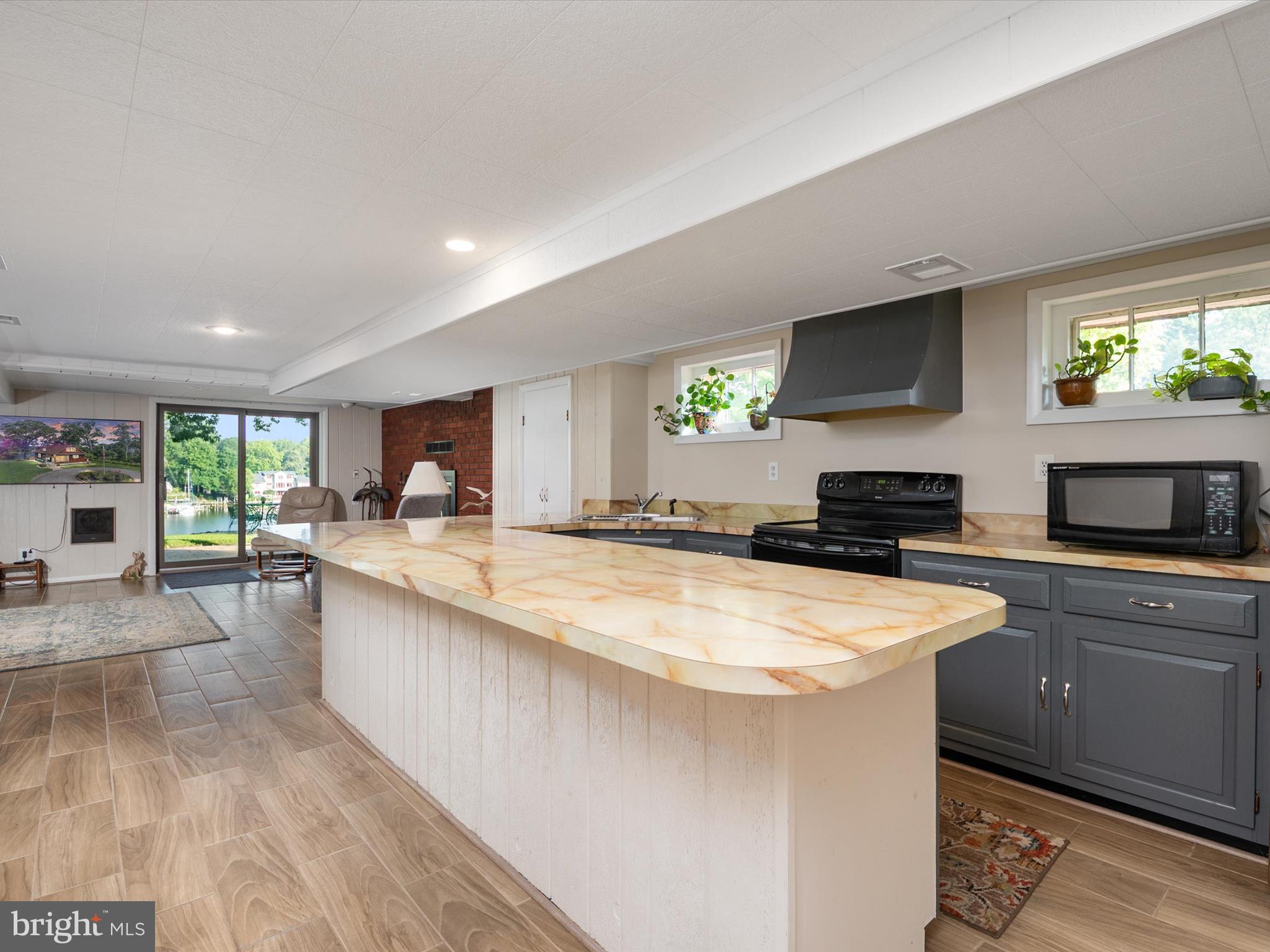 CRESSTON PARK - Residential