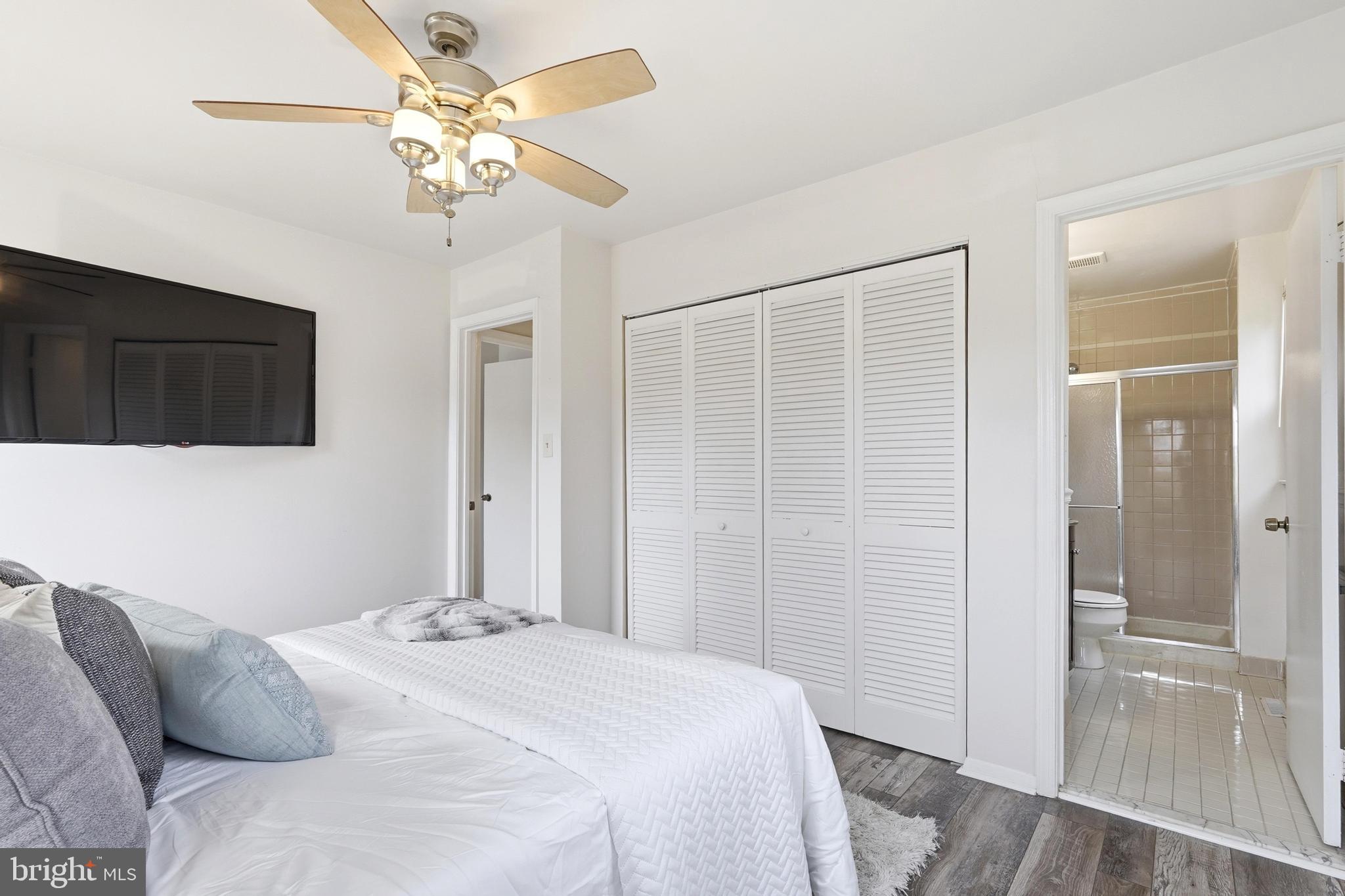 STRATHMEADE SQUARE - Residential