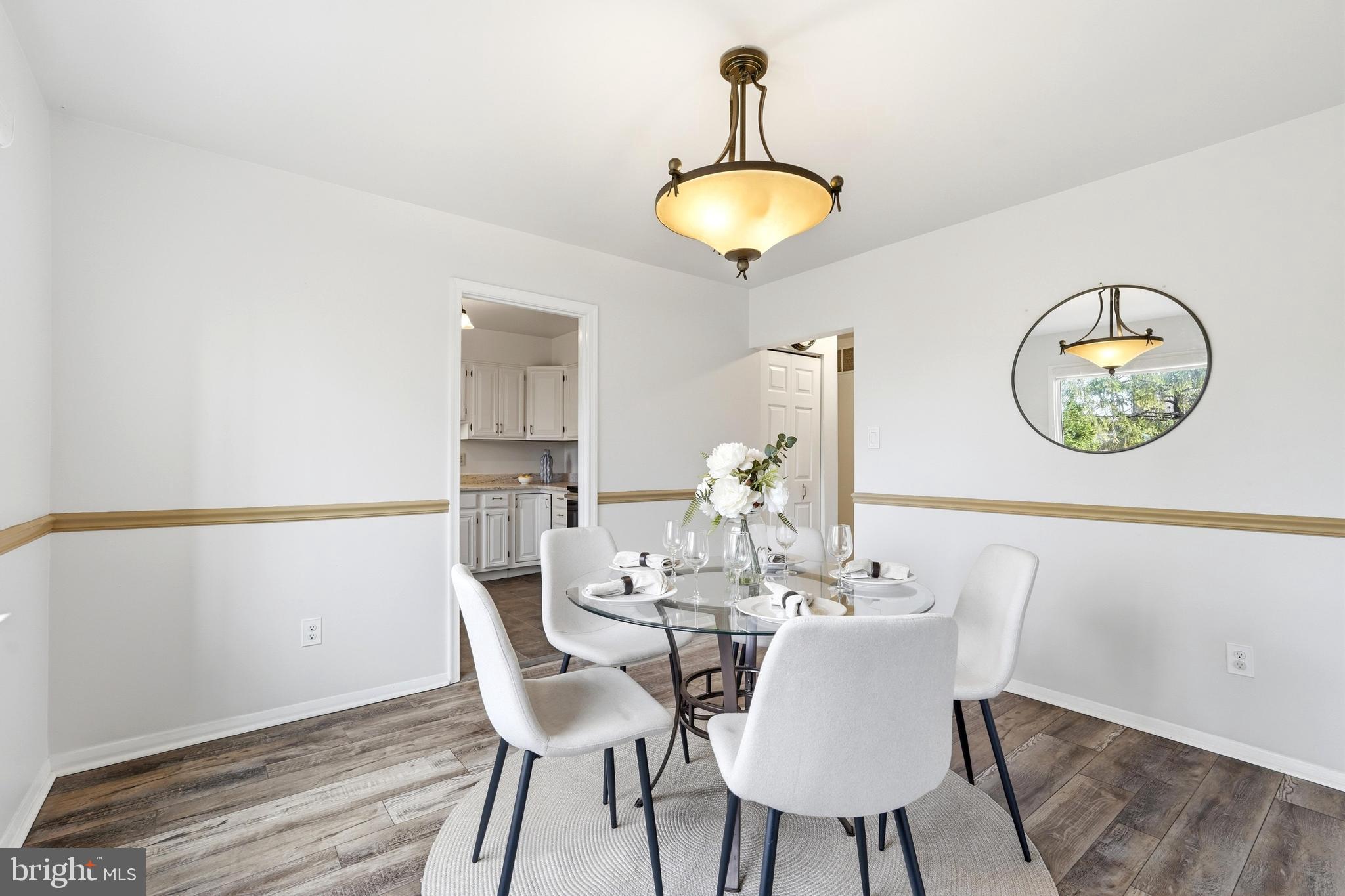 STRATHMEADE SQUARE - Residential