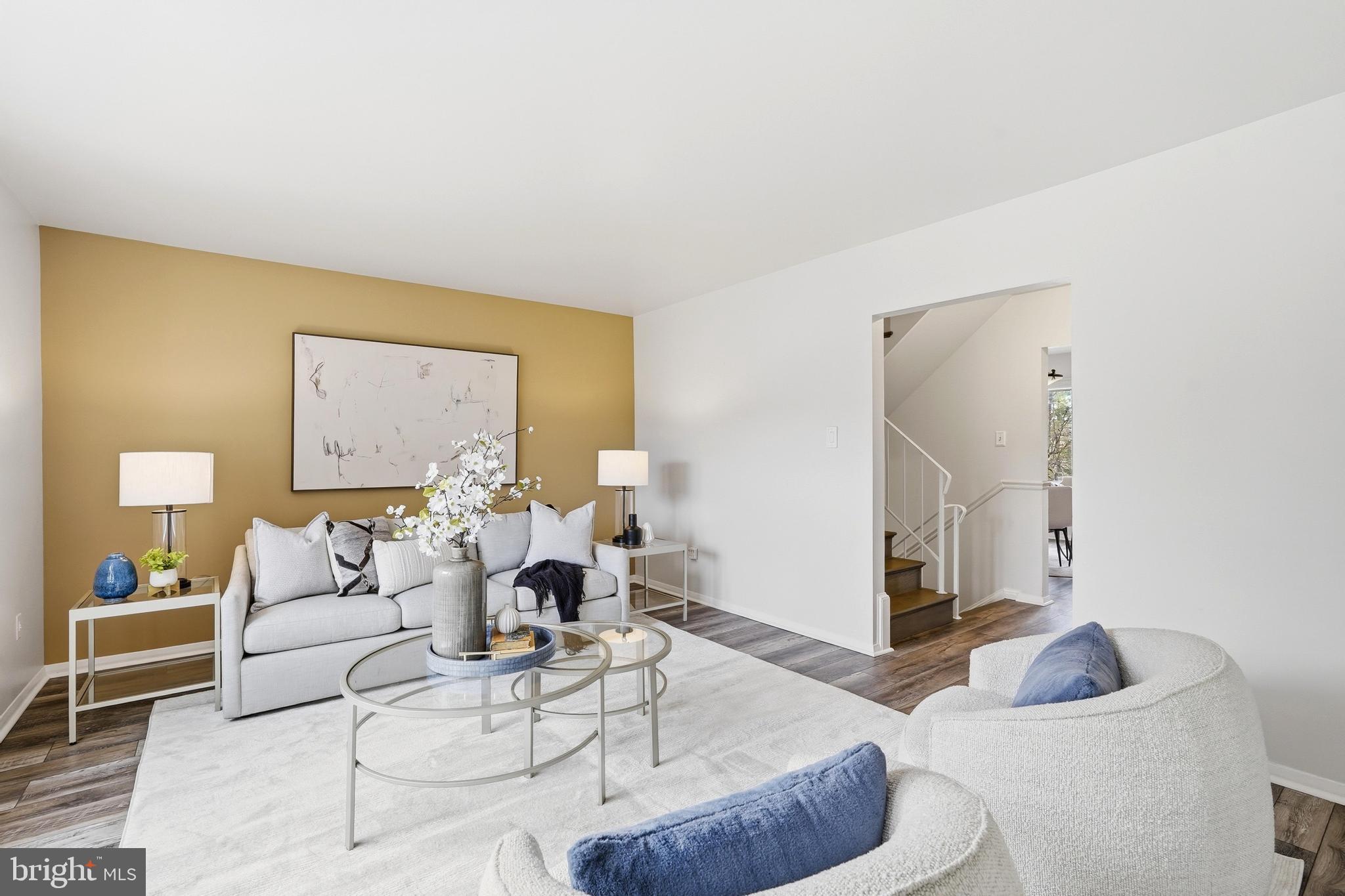 STRATHMEADE SQUARE - Residential