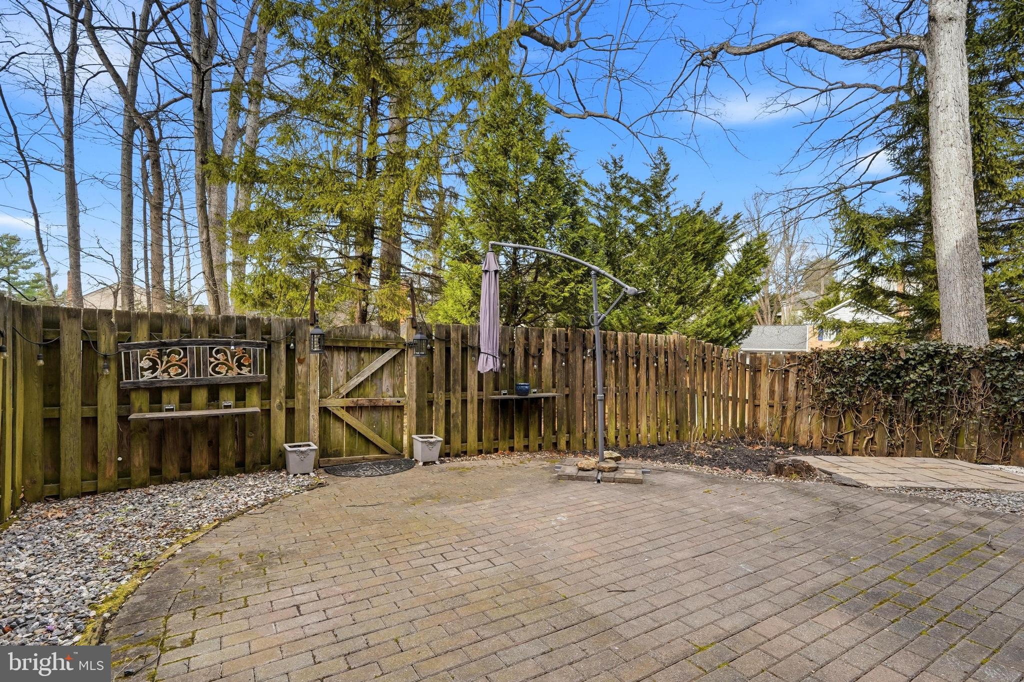 STRATHMEADE SQUARE - Residential