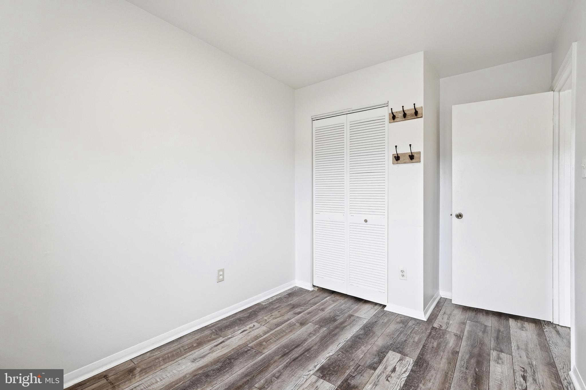 STRATHMEADE SQUARE - Residential