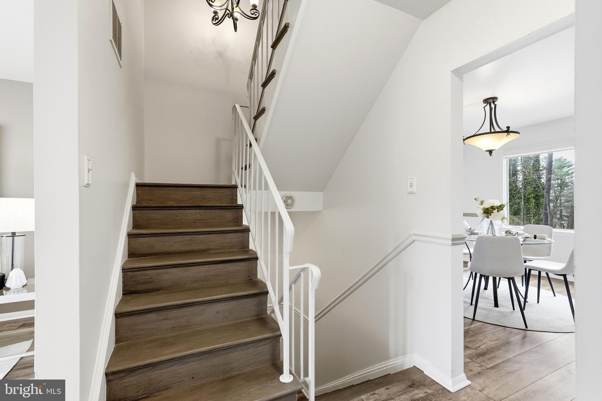 STRATHMEADE SQUARE - Residential