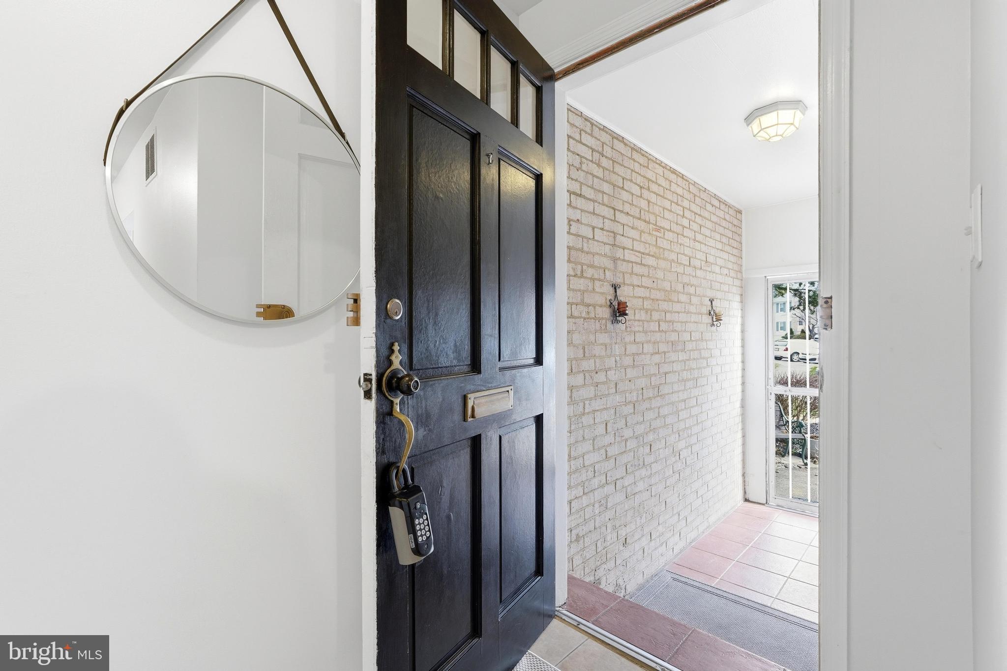 STRATHMEADE SQUARE - Residential