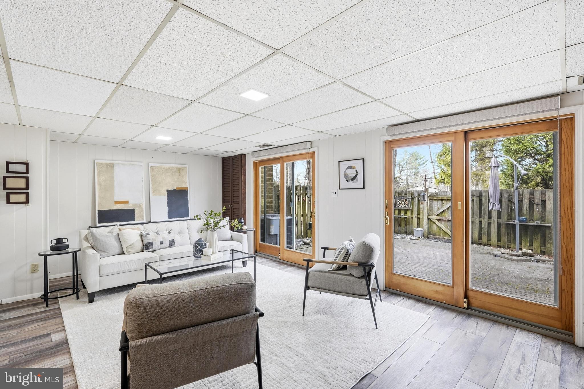 STRATHMEADE SQUARE - Residential