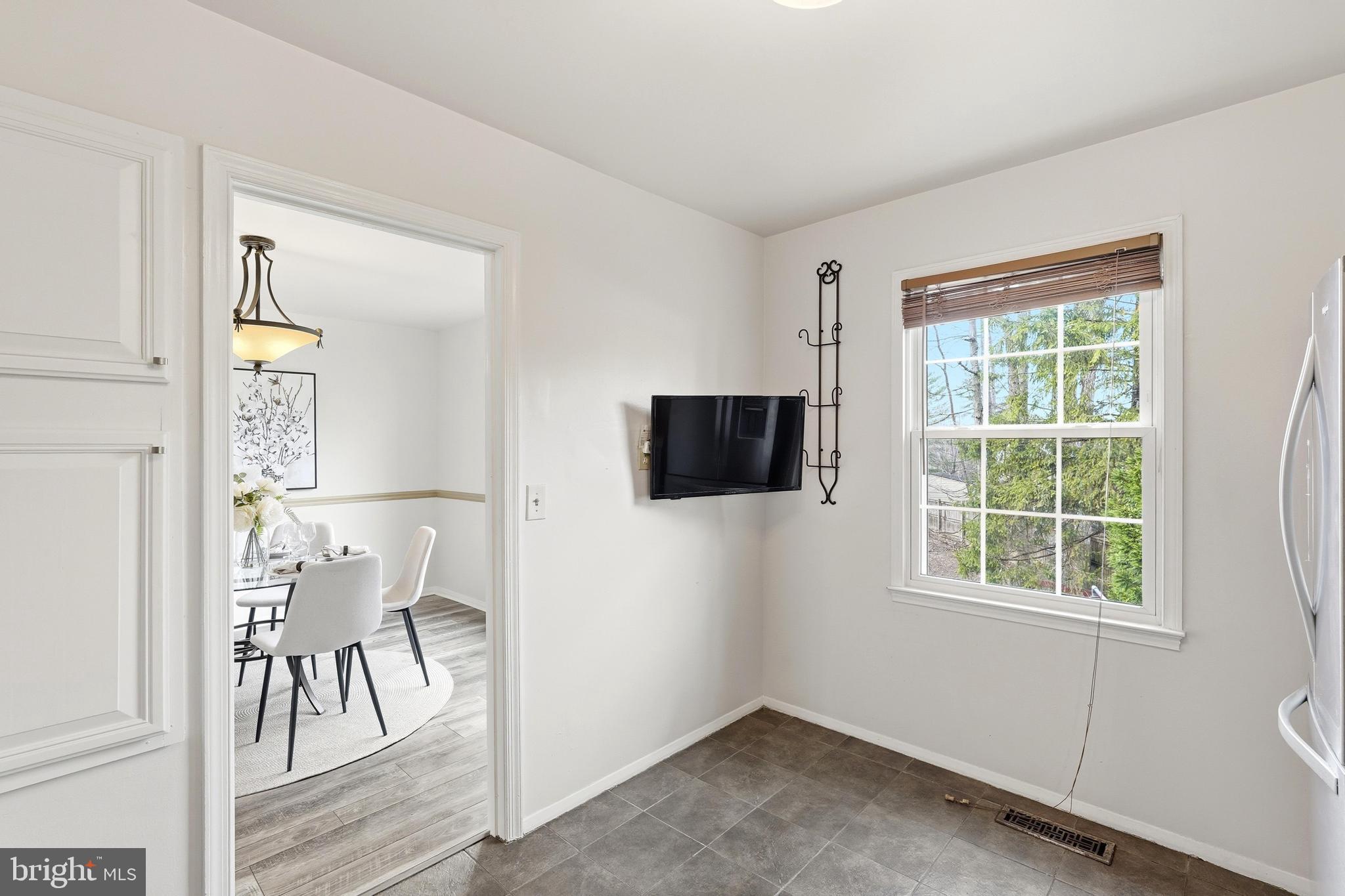 STRATHMEADE SQUARE - Residential