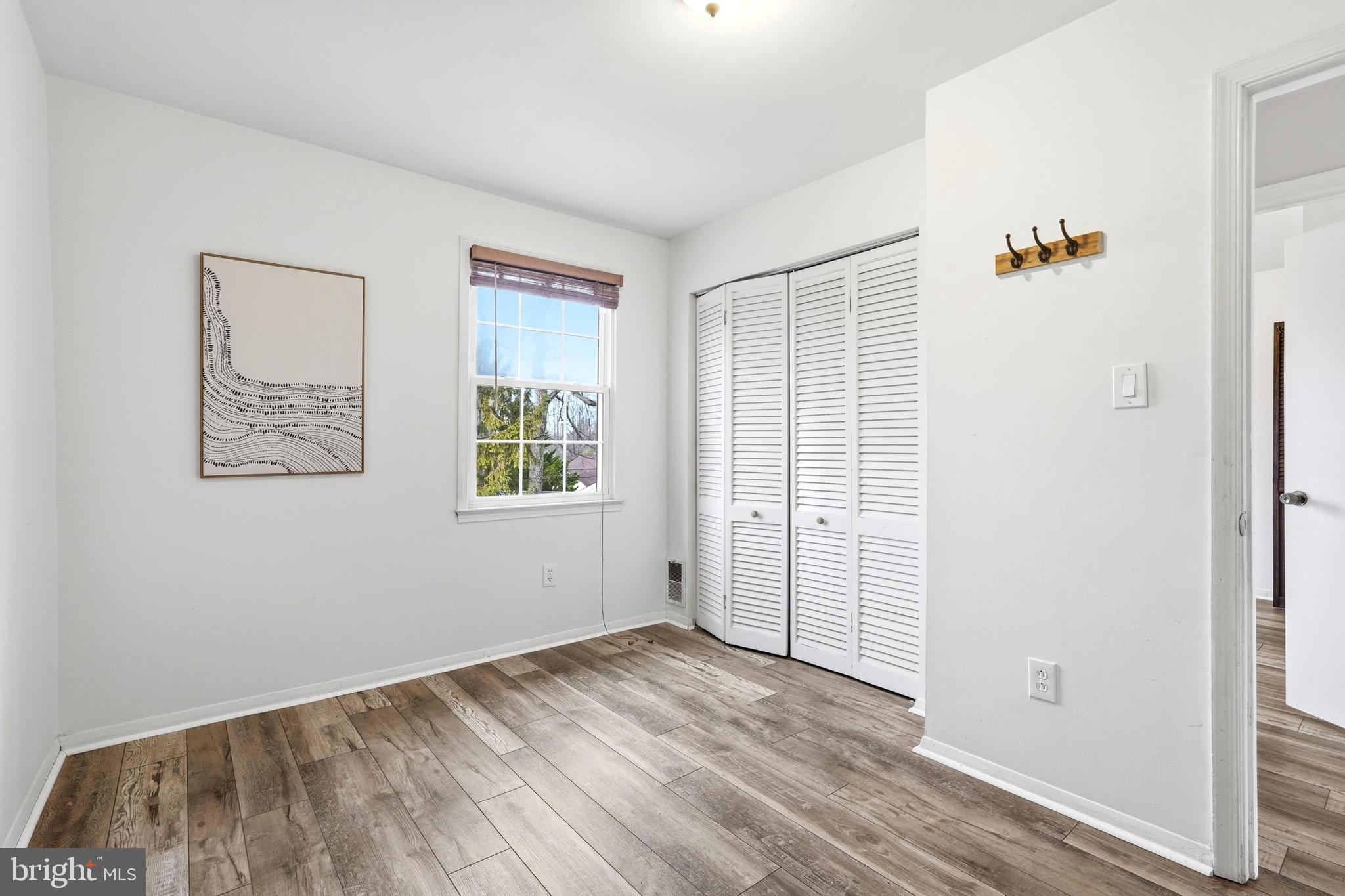 STRATHMEADE SQUARE - Residential