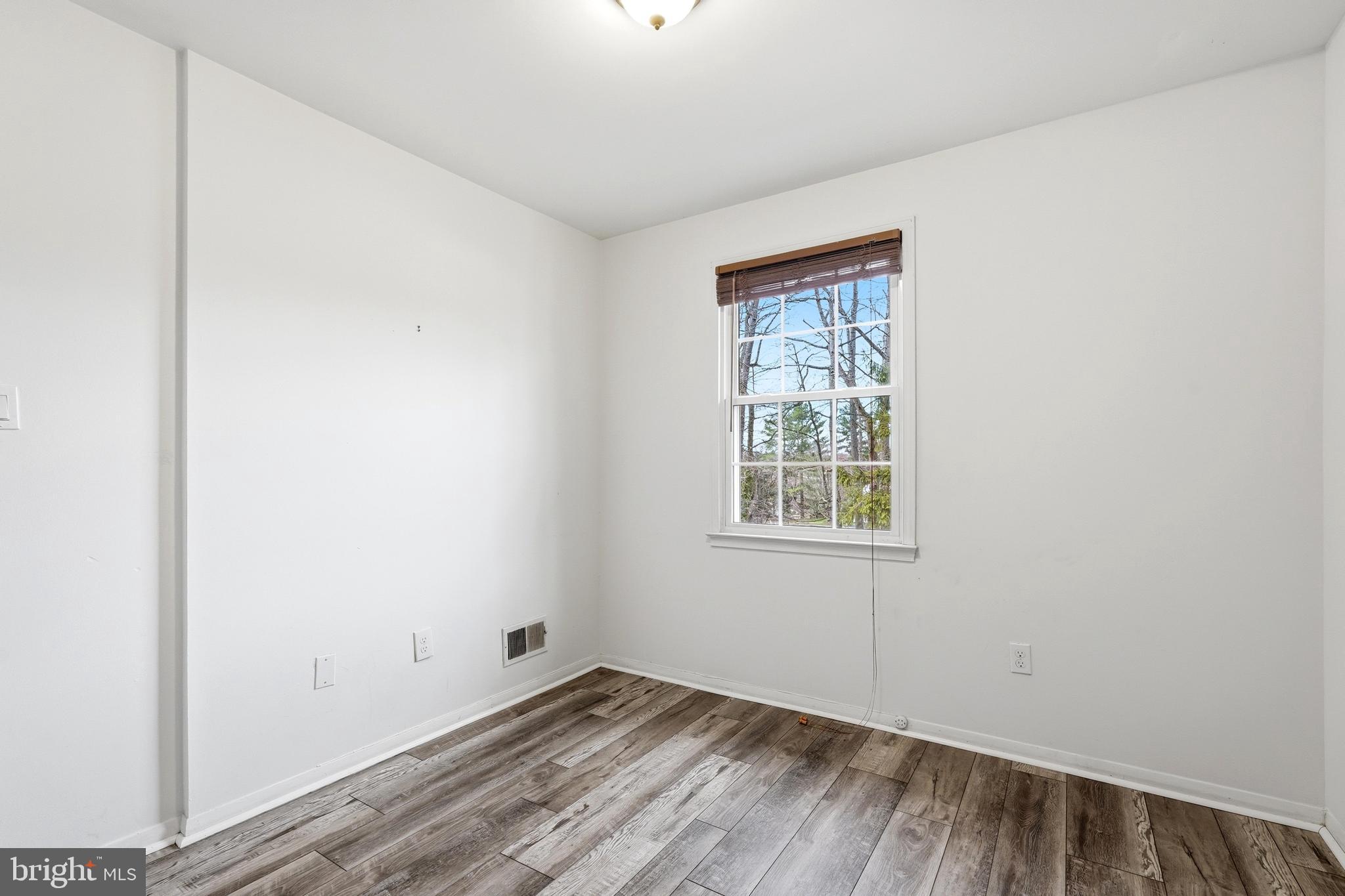 STRATHMEADE SQUARE - Residential