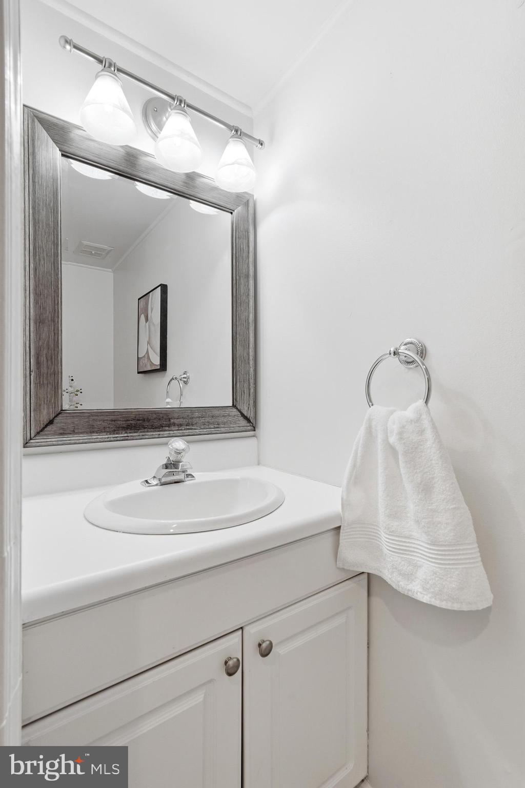 STRATHMEADE SQUARE - Residential