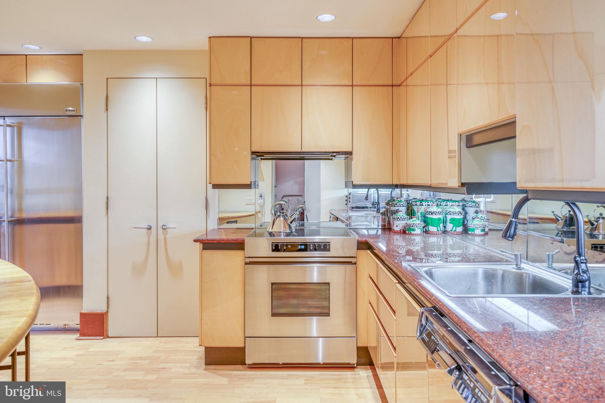 WASHINGTON SQ WEST - Residential