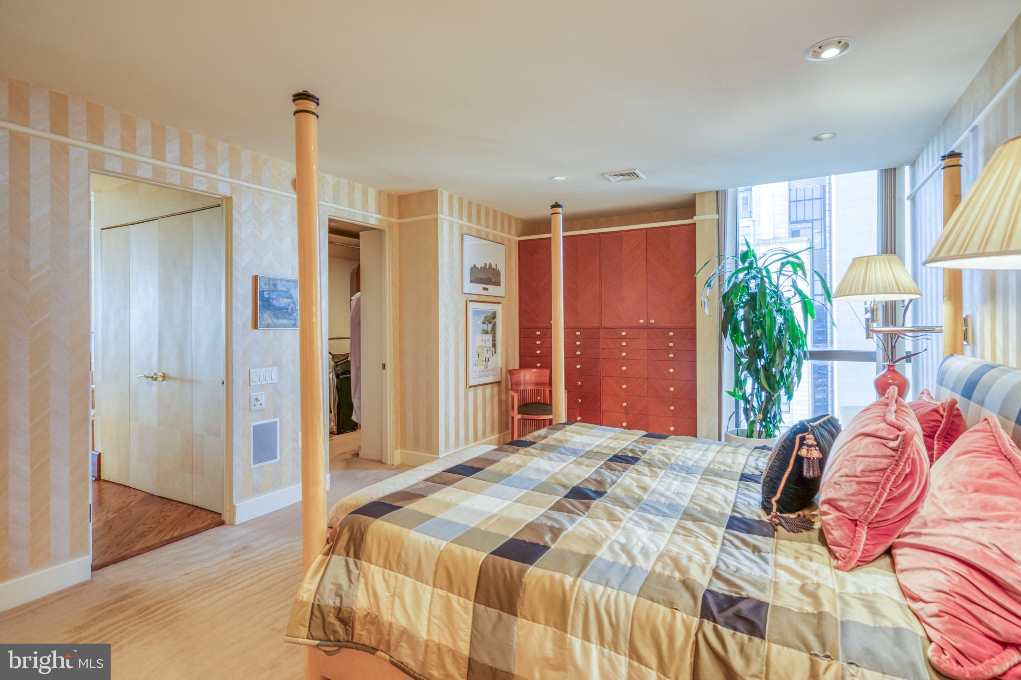 WASHINGTON SQ WEST - Residential