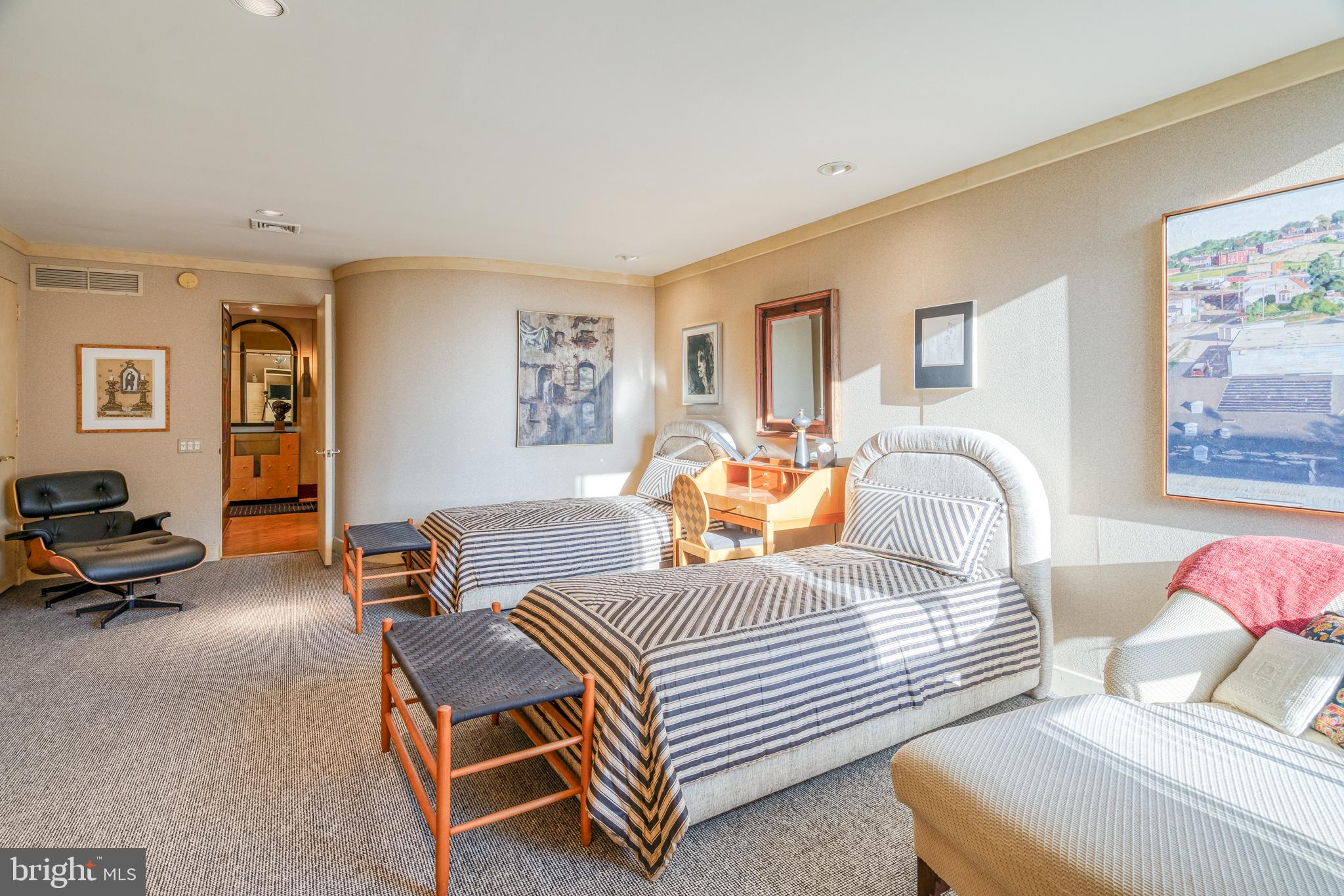 WASHINGTON SQ WEST - Residential