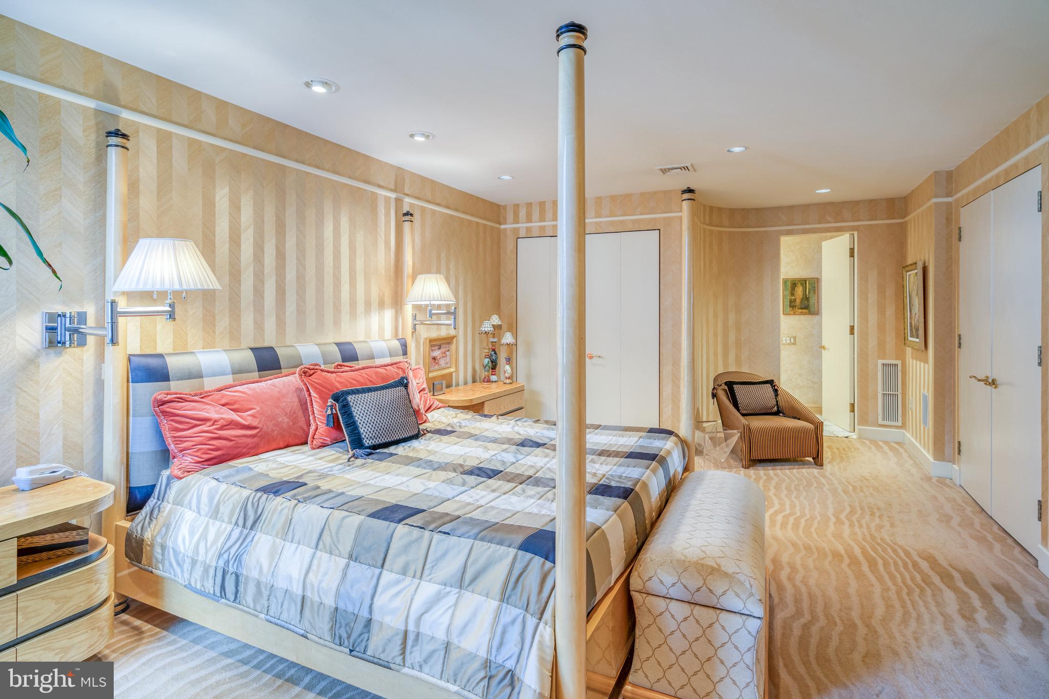 WASHINGTON SQ WEST - Residential