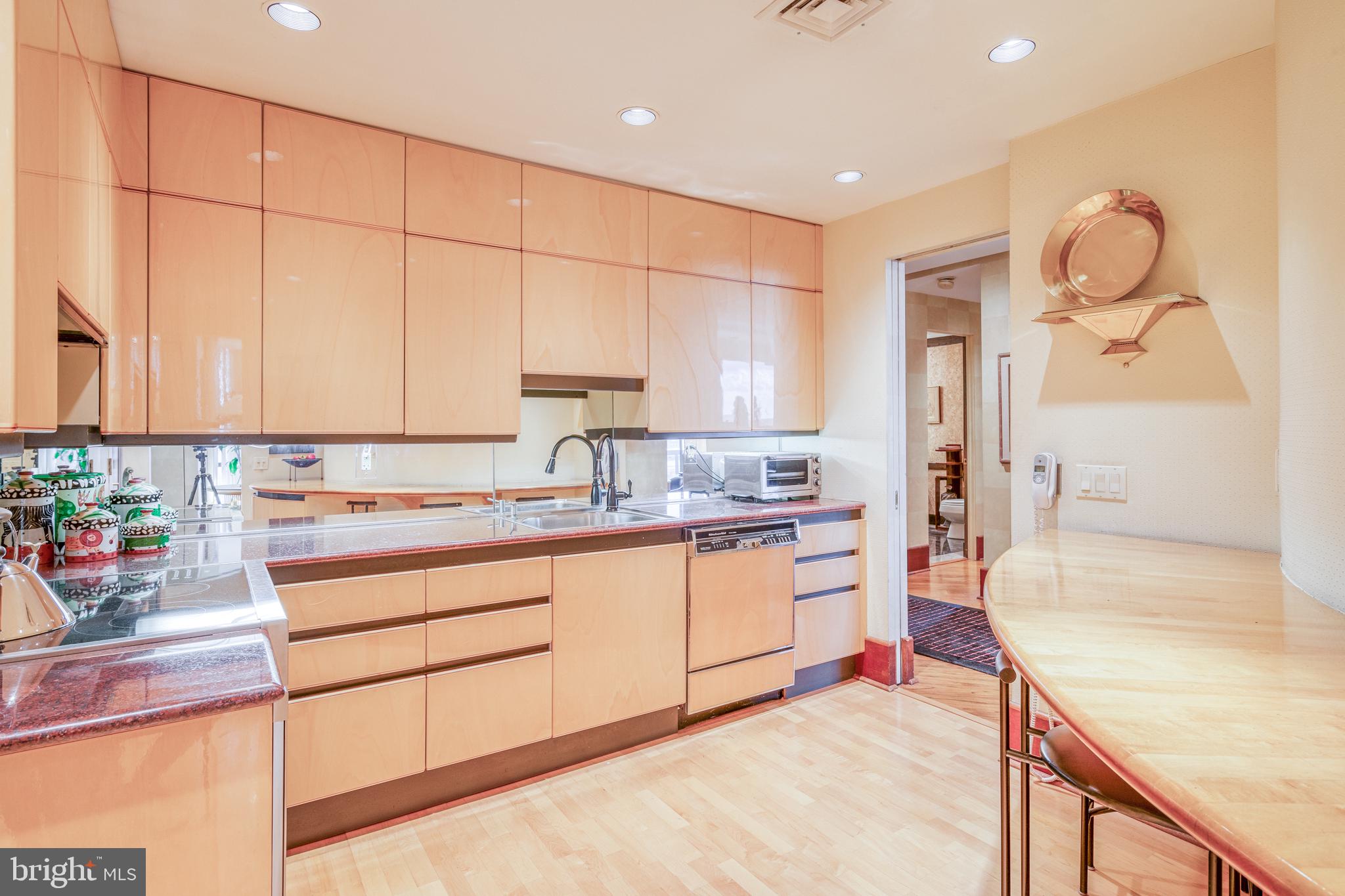 WASHINGTON SQ WEST - Residential