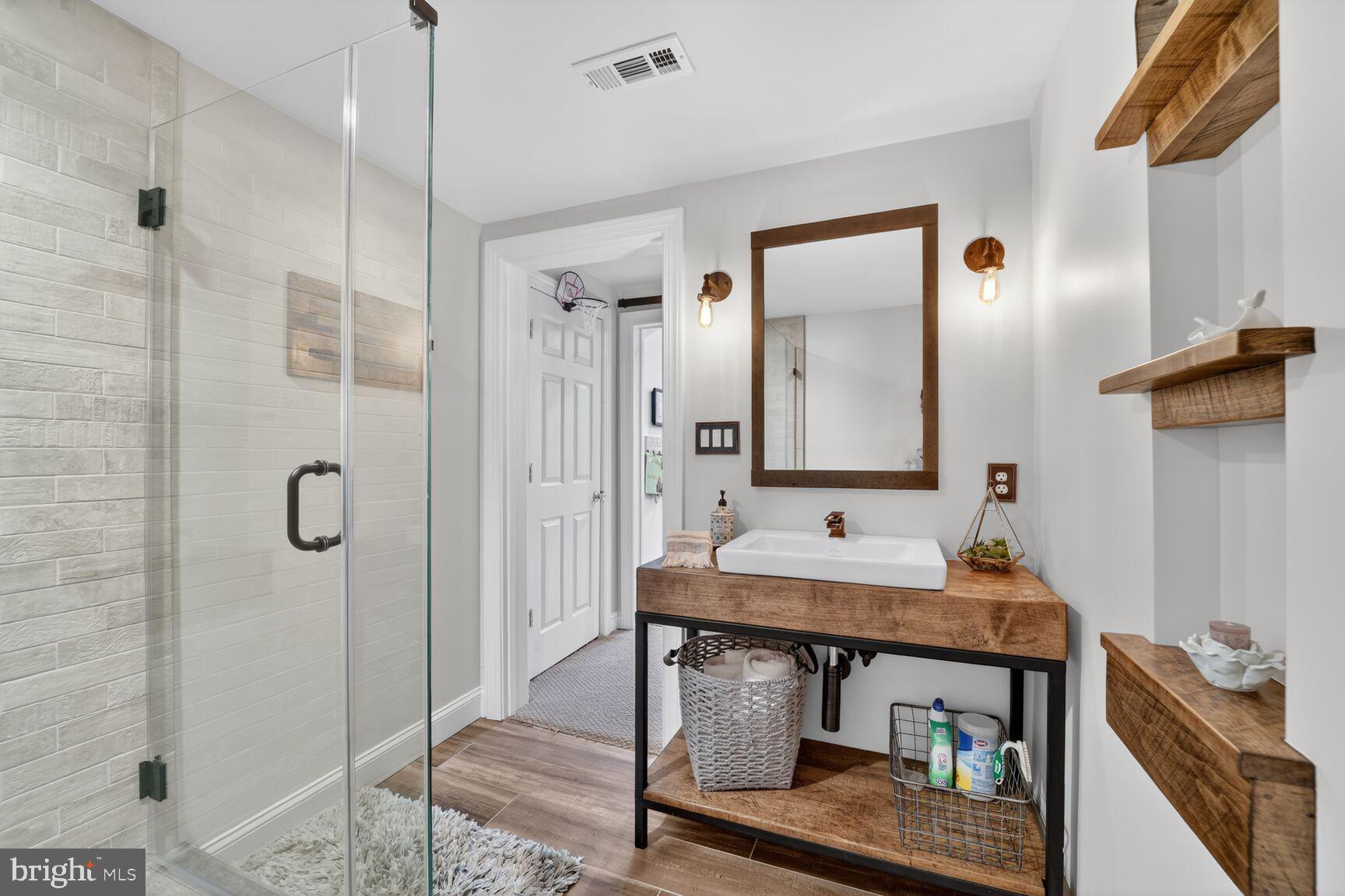 LOTHIAN - Residential