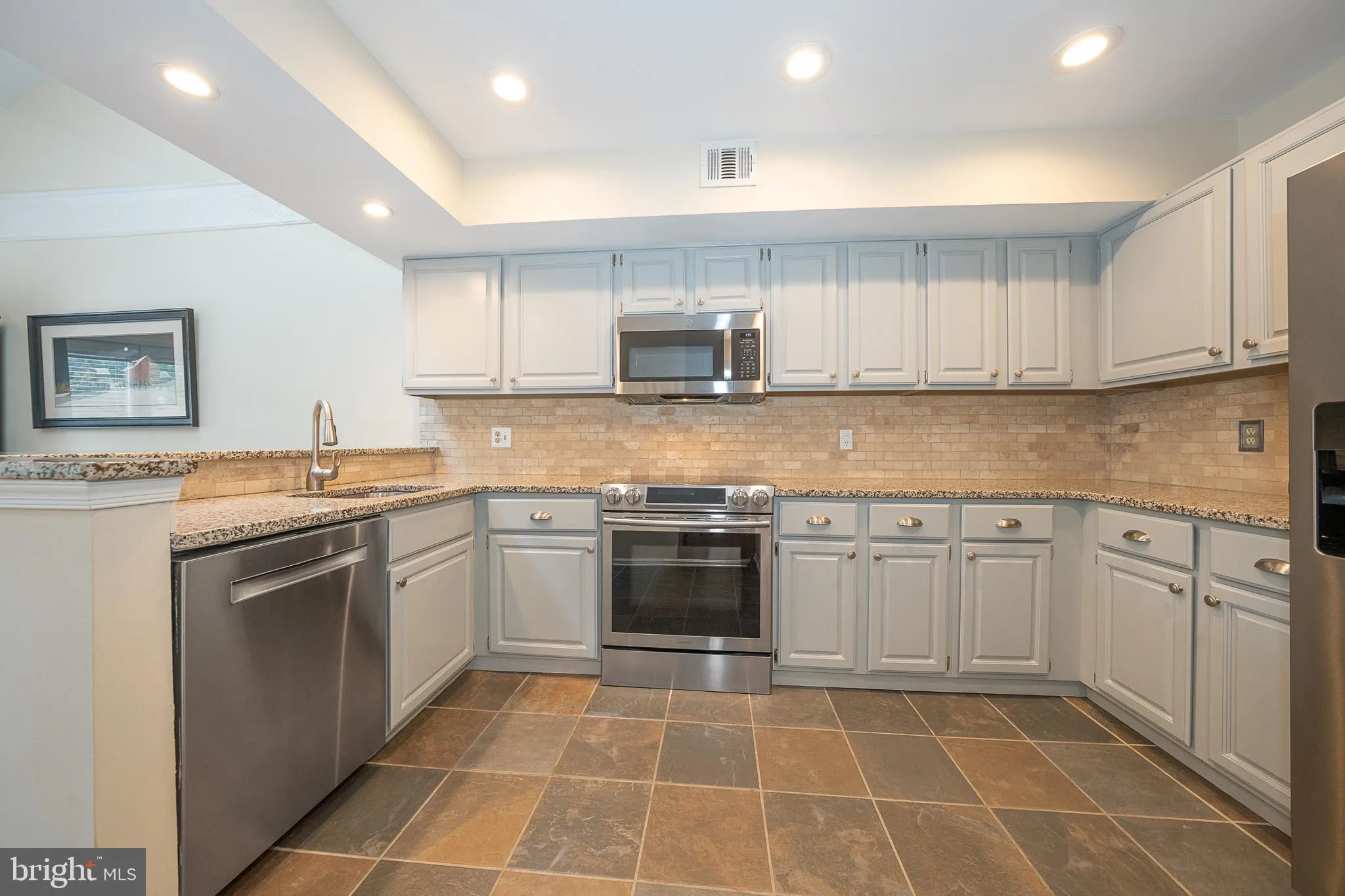 Chesterbrook, Pennsylvania 19087, United States, 2 Bedrooms Bedrooms, ,3 BathroomsBathrooms,Residential,Contingent,203197