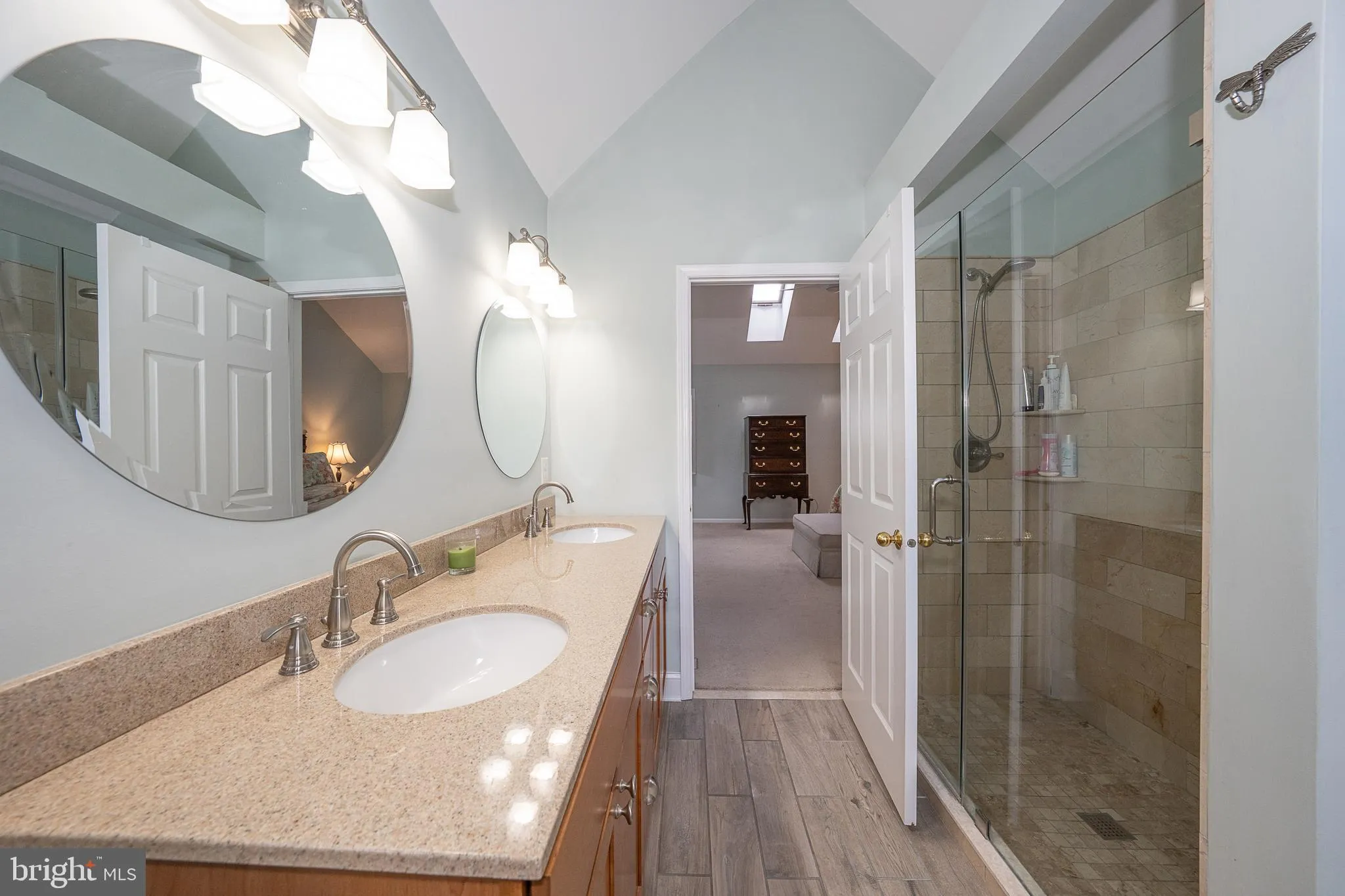 Chesterbrook, Pennsylvania 19087, United States, 2 Bedrooms Bedrooms, ,3 BathroomsBathrooms,Residential,Contingent,203197