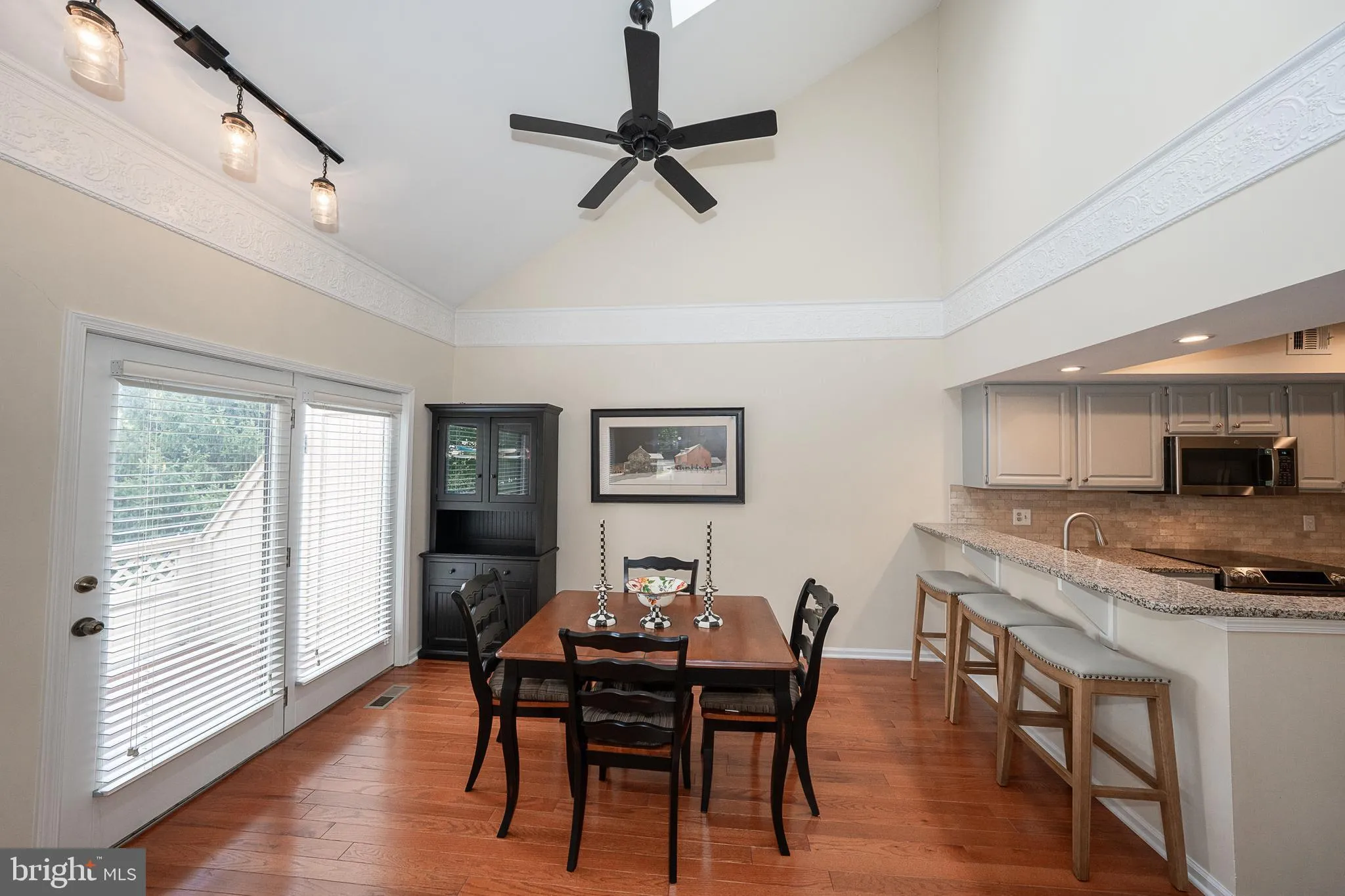 Chesterbrook, Pennsylvania 19087, United States, 2 Bedrooms Bedrooms, ,3 BathroomsBathrooms,Residential,Contingent,203197