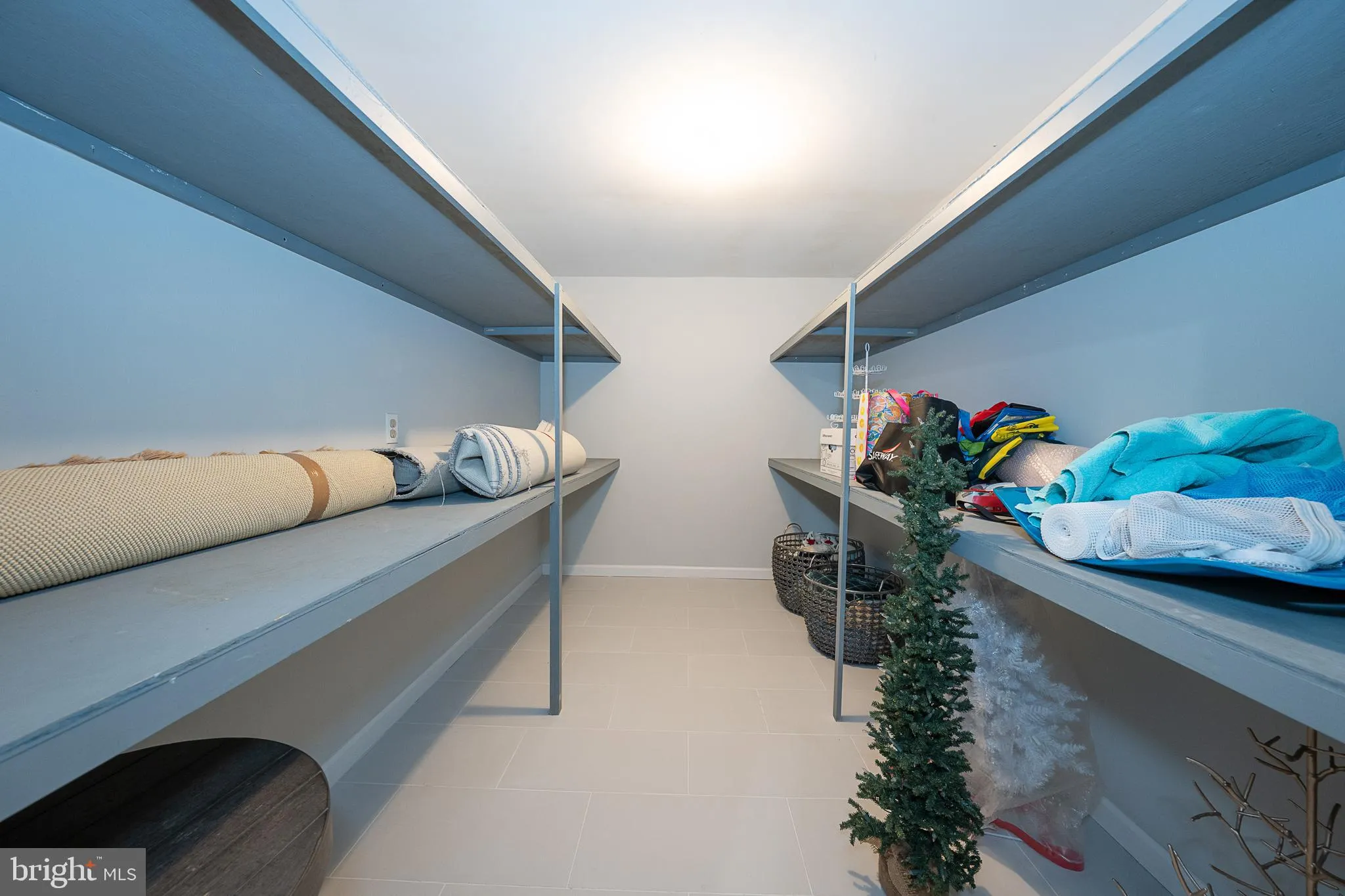 Chesterbrook, Pennsylvania 19087, United States, 2 Bedrooms Bedrooms, ,3 BathroomsBathrooms,Residential,Contingent,203197