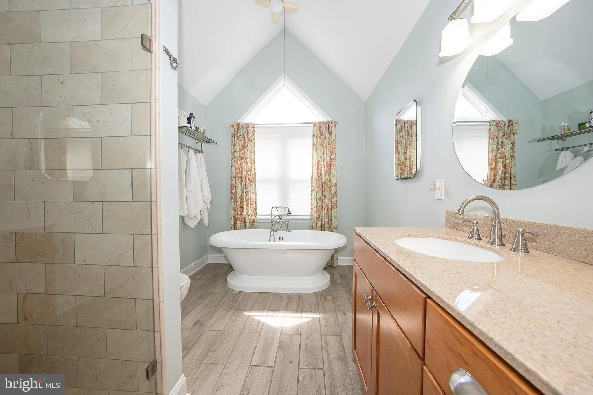 Chesterbrook, Pennsylvania 19087, United States, 2 Bedrooms Bedrooms, ,3 BathroomsBathrooms,Residential,Contingent,203197