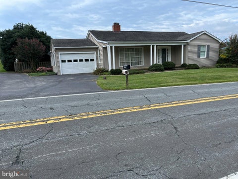 Homes For Sale - 5916 Picnic Woods Road<br/> Frederick County, JEFFERSON, MD 21755