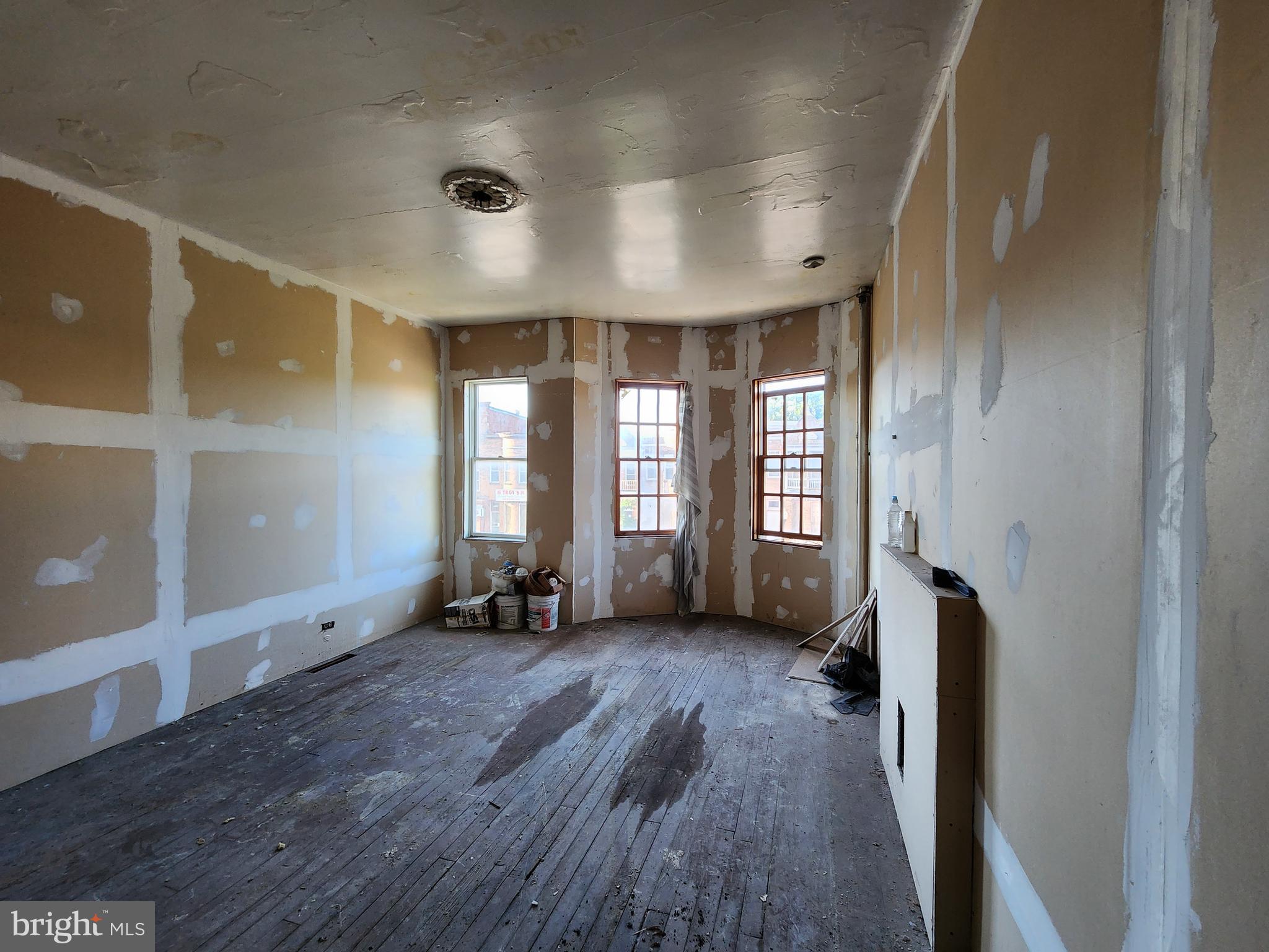 MONDAWMIN - Residential