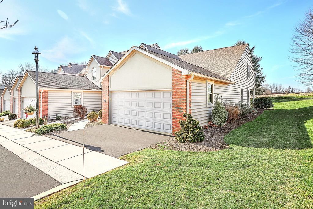 Photo of 32 CARDIFF CT, LITITZ, PA 17543 (MLS # PALA2030564)