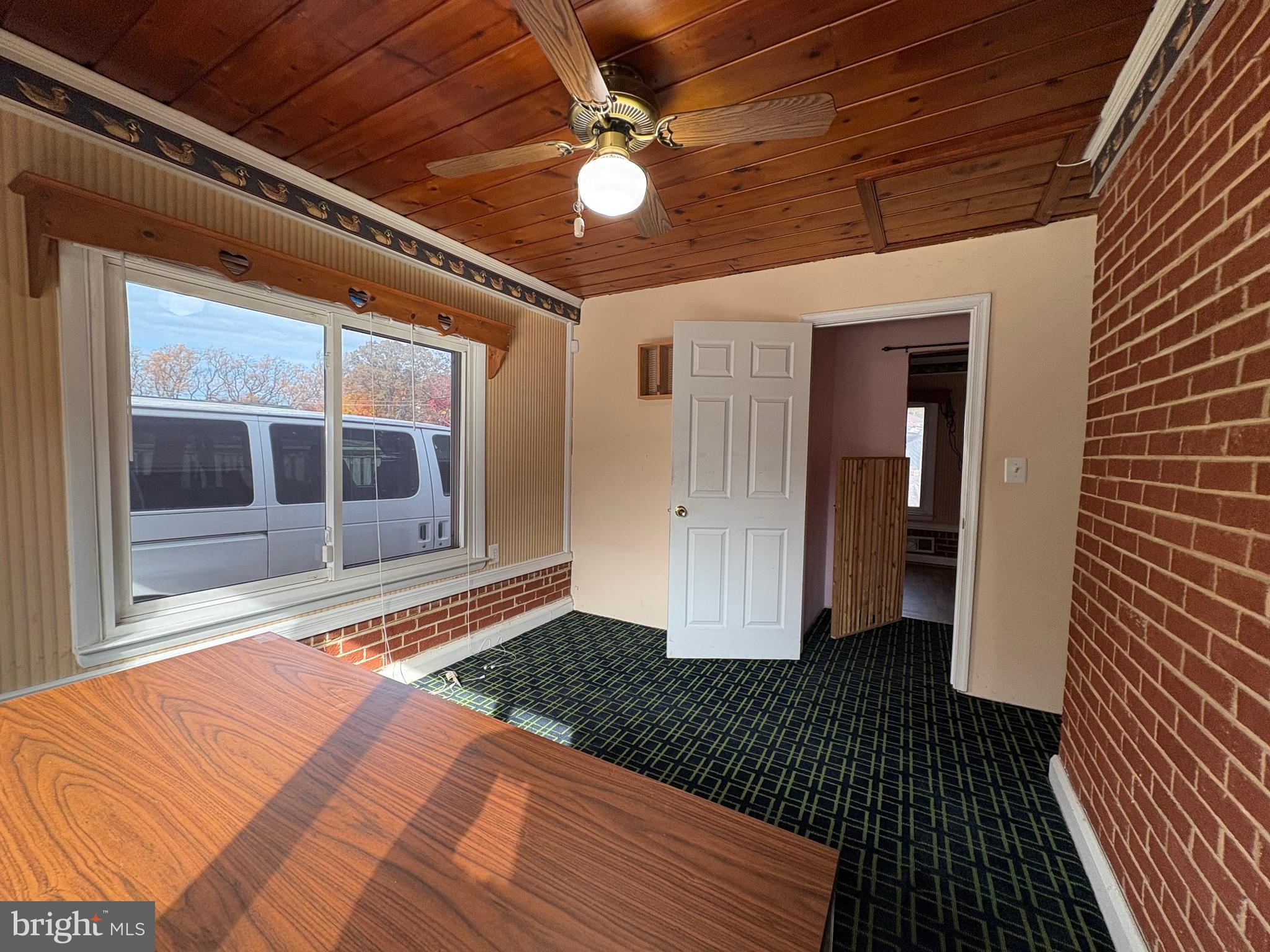 HILLANDALE FOREST - Residential