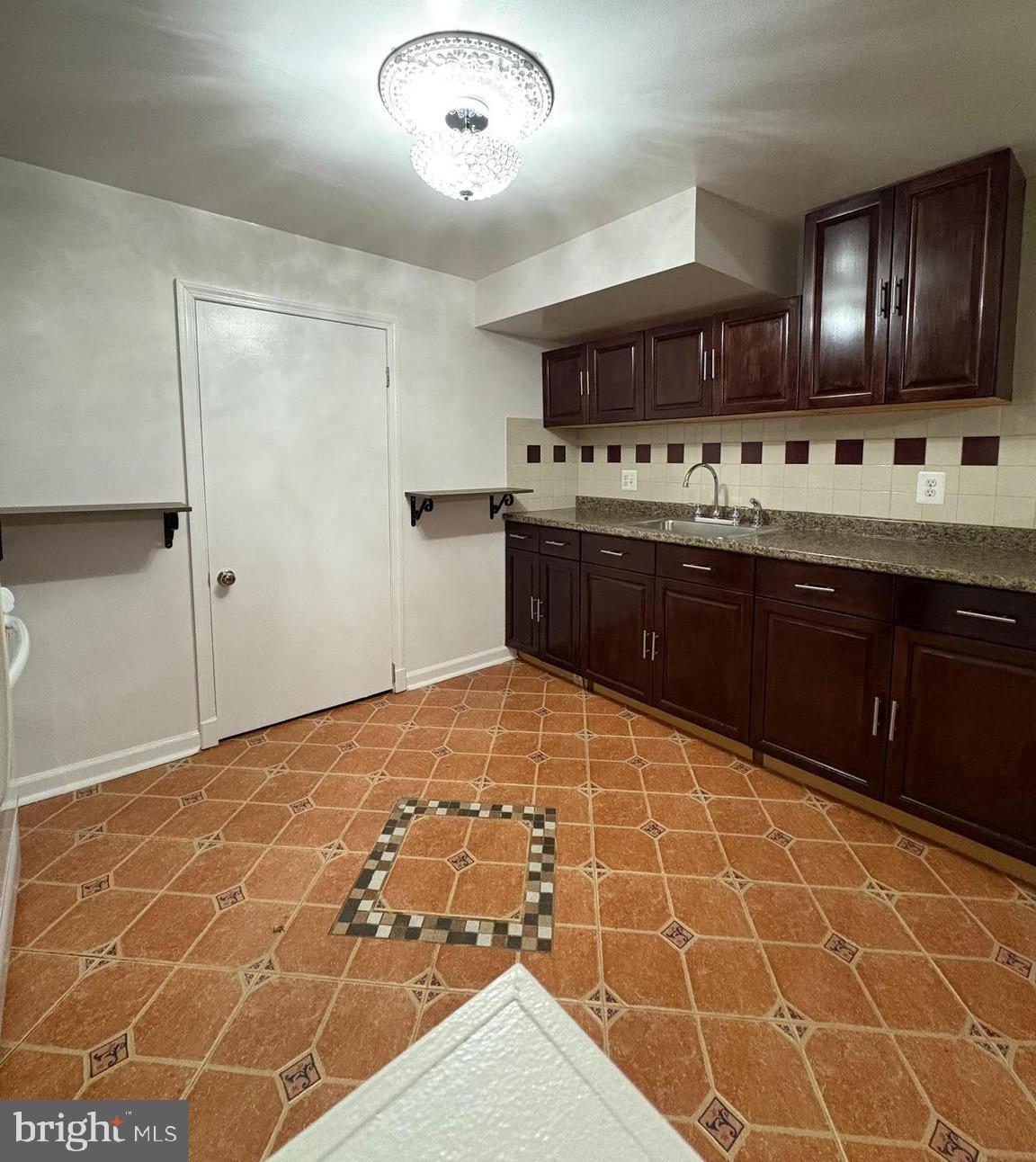 HILLANDALE FOREST - Residential