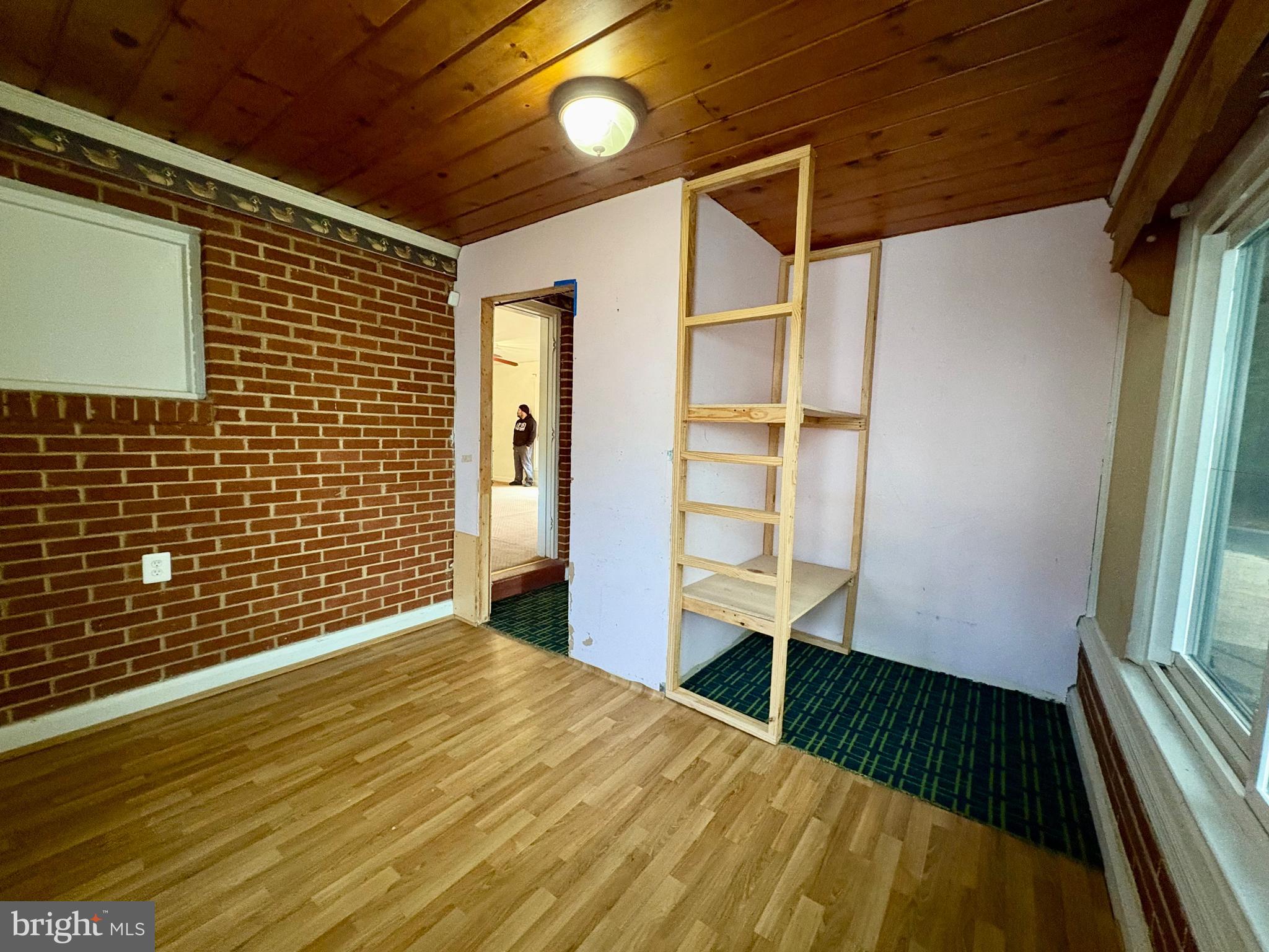 HILLANDALE FOREST - Residential