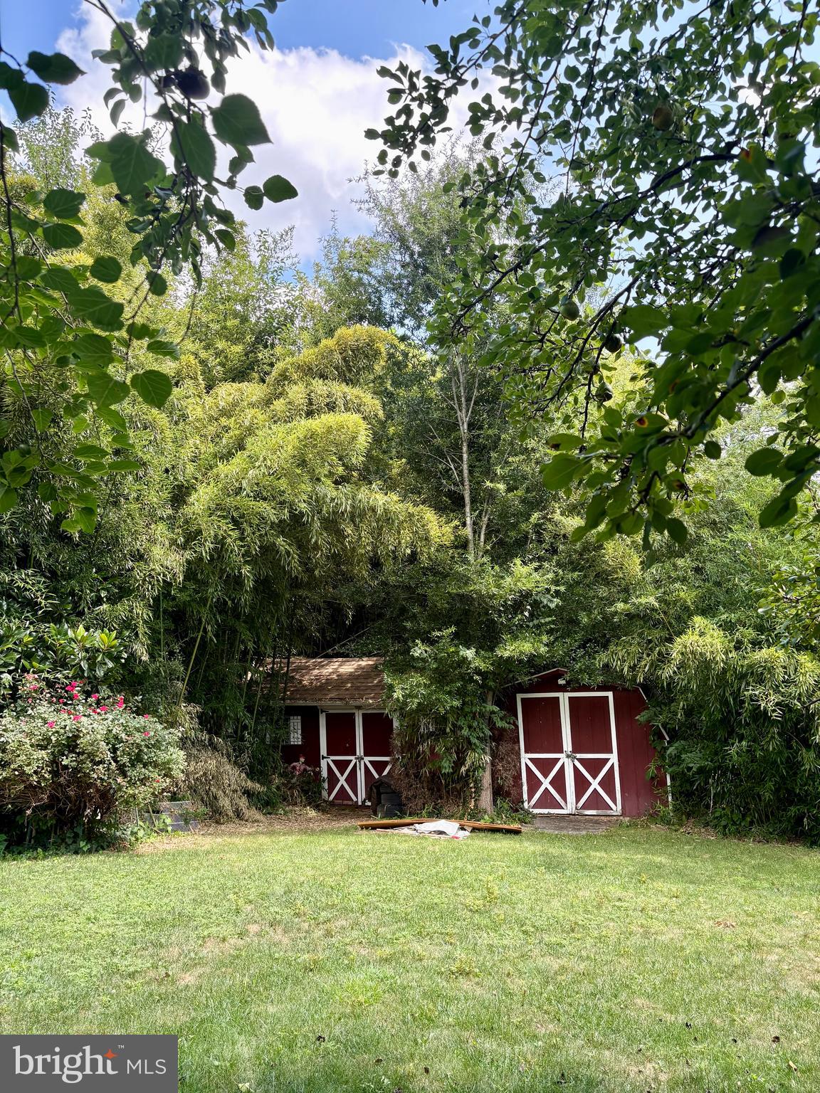 HILLANDALE FOREST - Residential