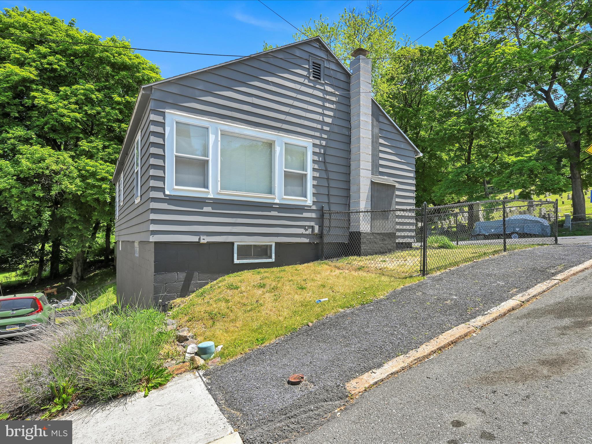 POTTSVILLE - Residential