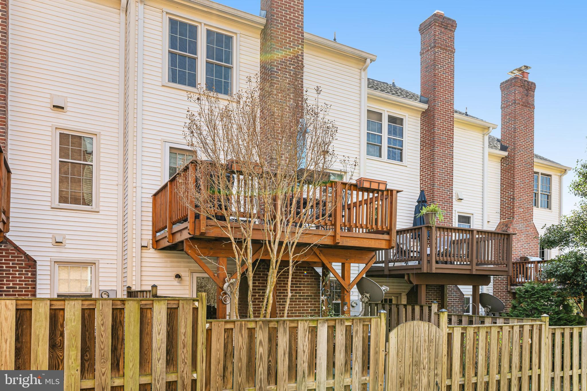 TOWNES OF HILLWOOD - Residential